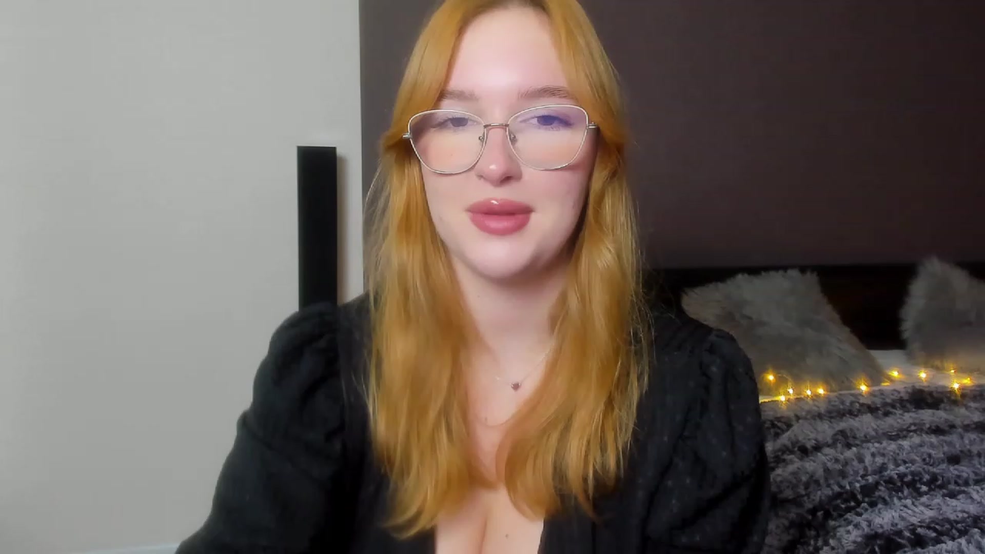 Gallery image thumbnail from AnaFoxy's myfreecams stream on, 10/26/2023, 11:17 image 2 of 20