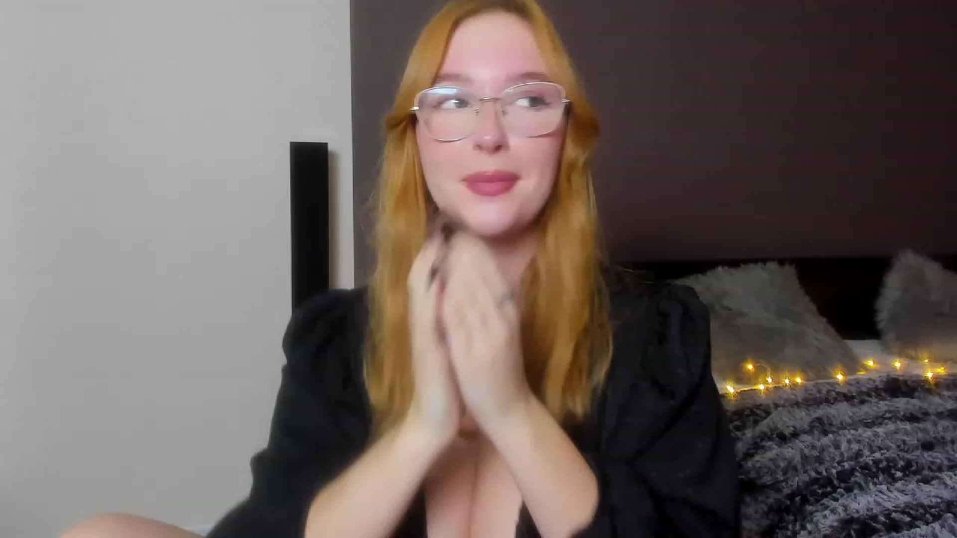 Gallery image thumbnail from AnaFoxy's myfreecams stream on, 10/26/2023, 11:17 image 5 of 20