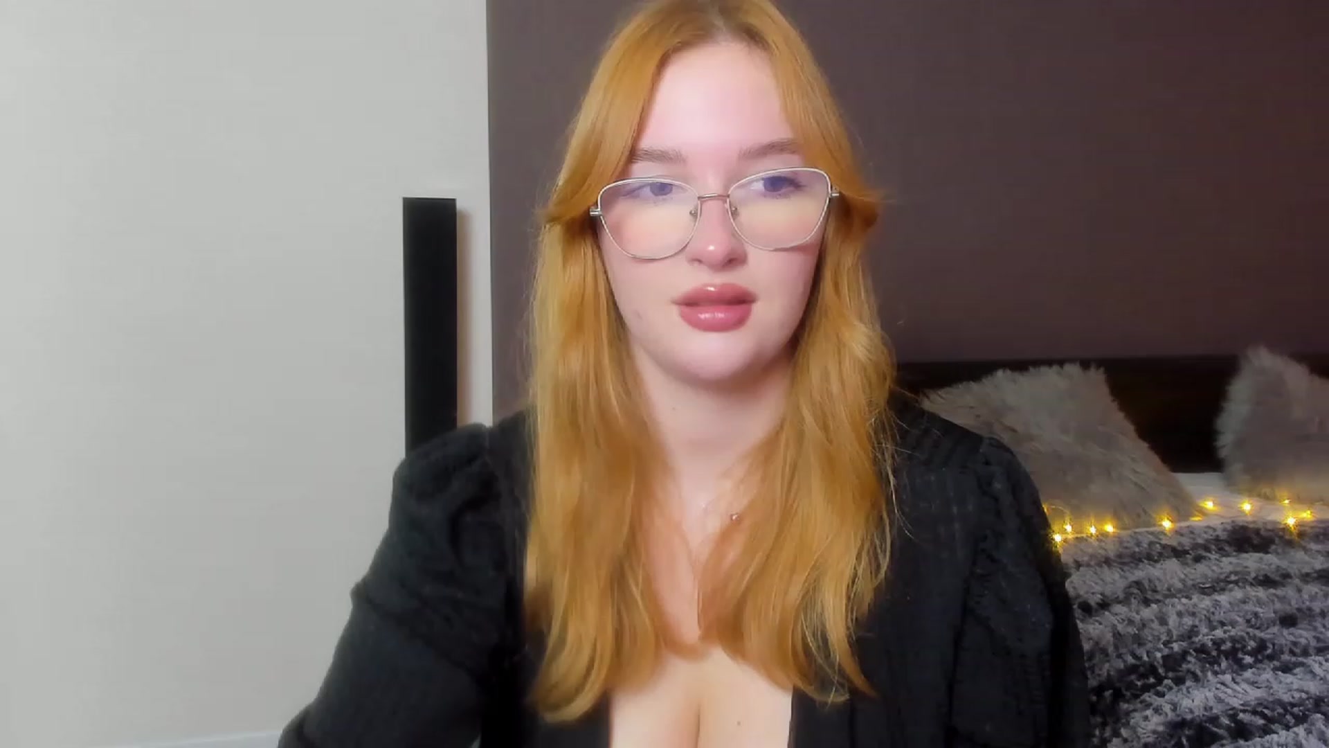 Gallery image thumbnail from AnaFoxy's myfreecams stream on, 10/26/2023, 11:17 image 19 of 20