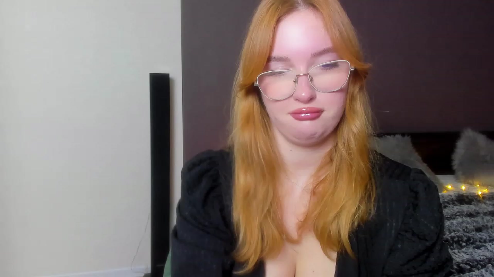 Gallery image thumbnail from AnaFoxy's myfreecams stream on, 10/26/2023, 11:17 image 13 of 20
