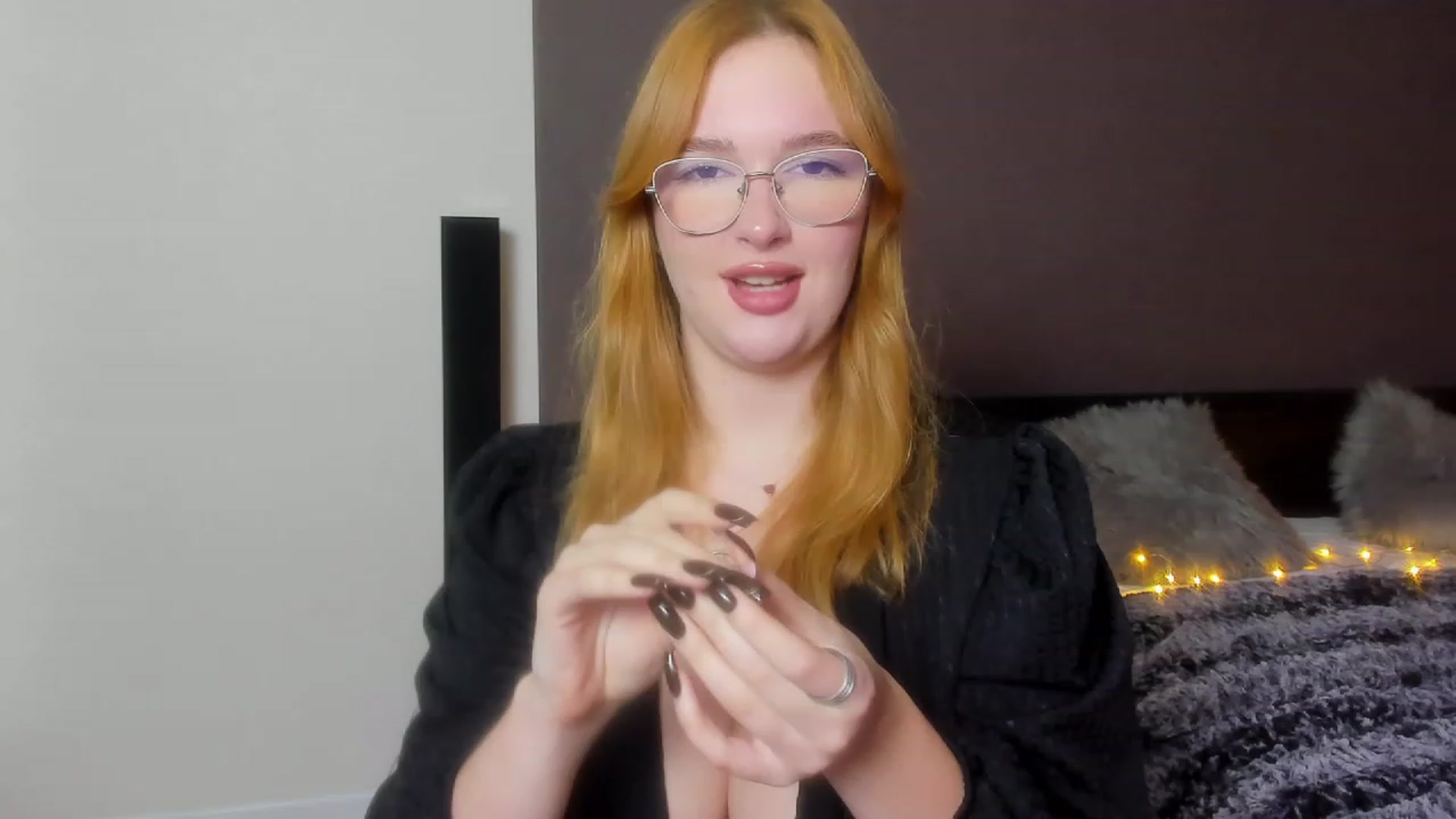 Gallery image thumbnail from AnaFoxy's myfreecams stream on, 10/26/2023, 11:17 image 1 of 20