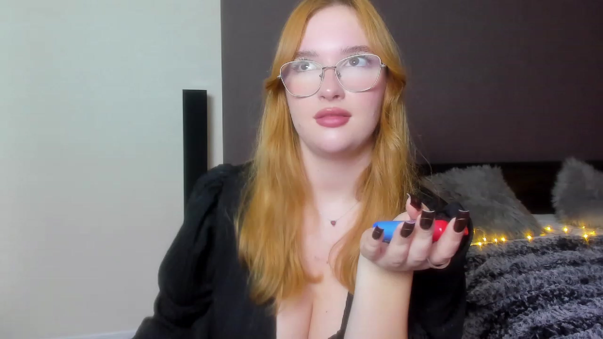 Gallery image thumbnail from AnaFoxy's myfreecams stream on, 10/26/2023, 11:17 image 6 of 20