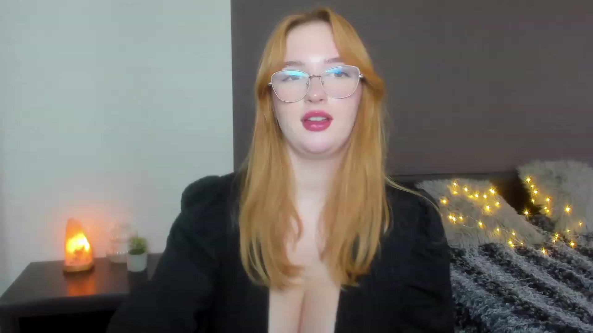 Gallery image thumbnail from AnaFoxy's myfreecams stream on, 10/30/2023, 12:30 image 8 of 20