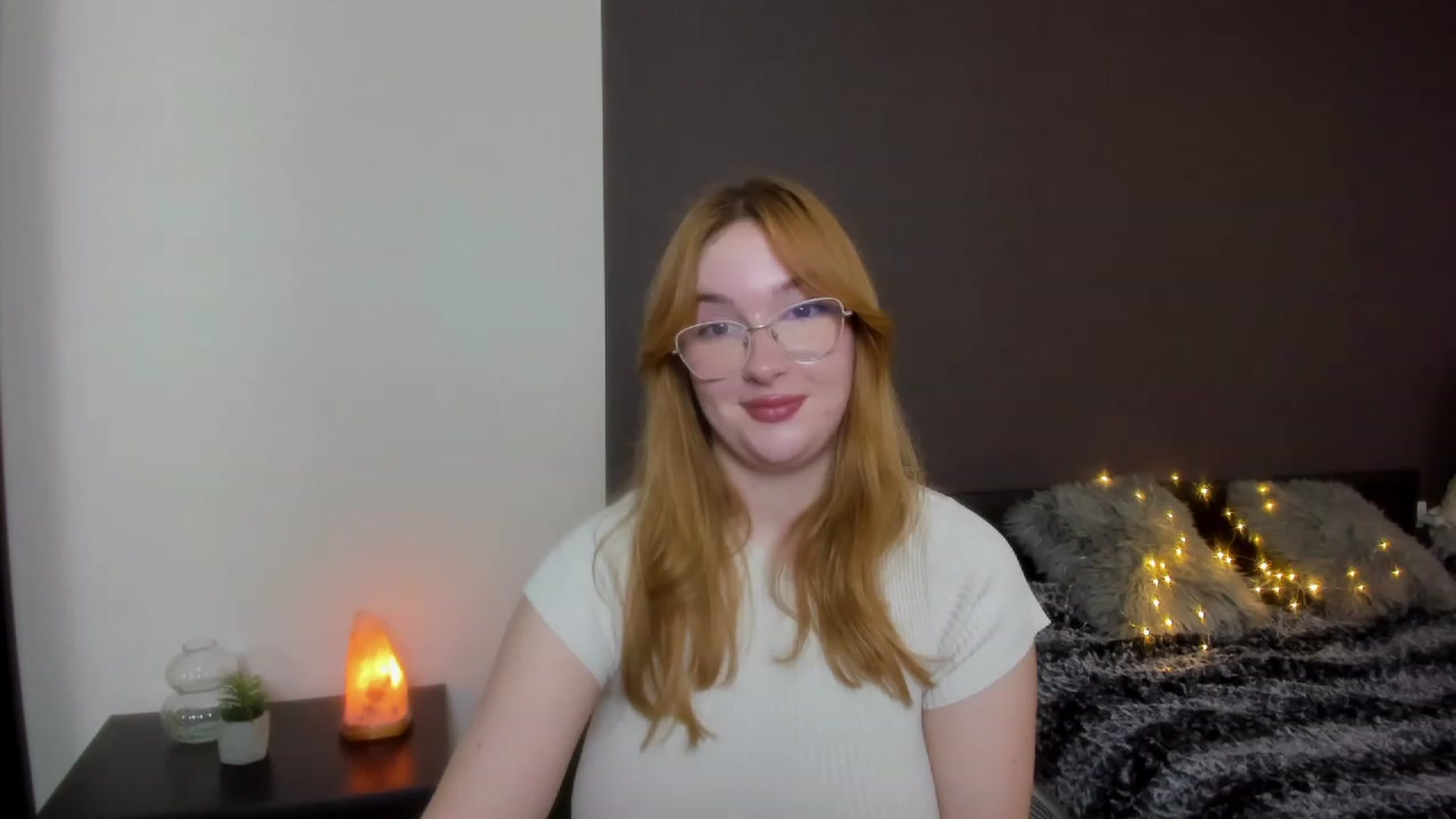 Gallery image thumbnail from AnaFoxy's myfreecams stream on, 11/05/2023, 12:54 image 3 of 20
