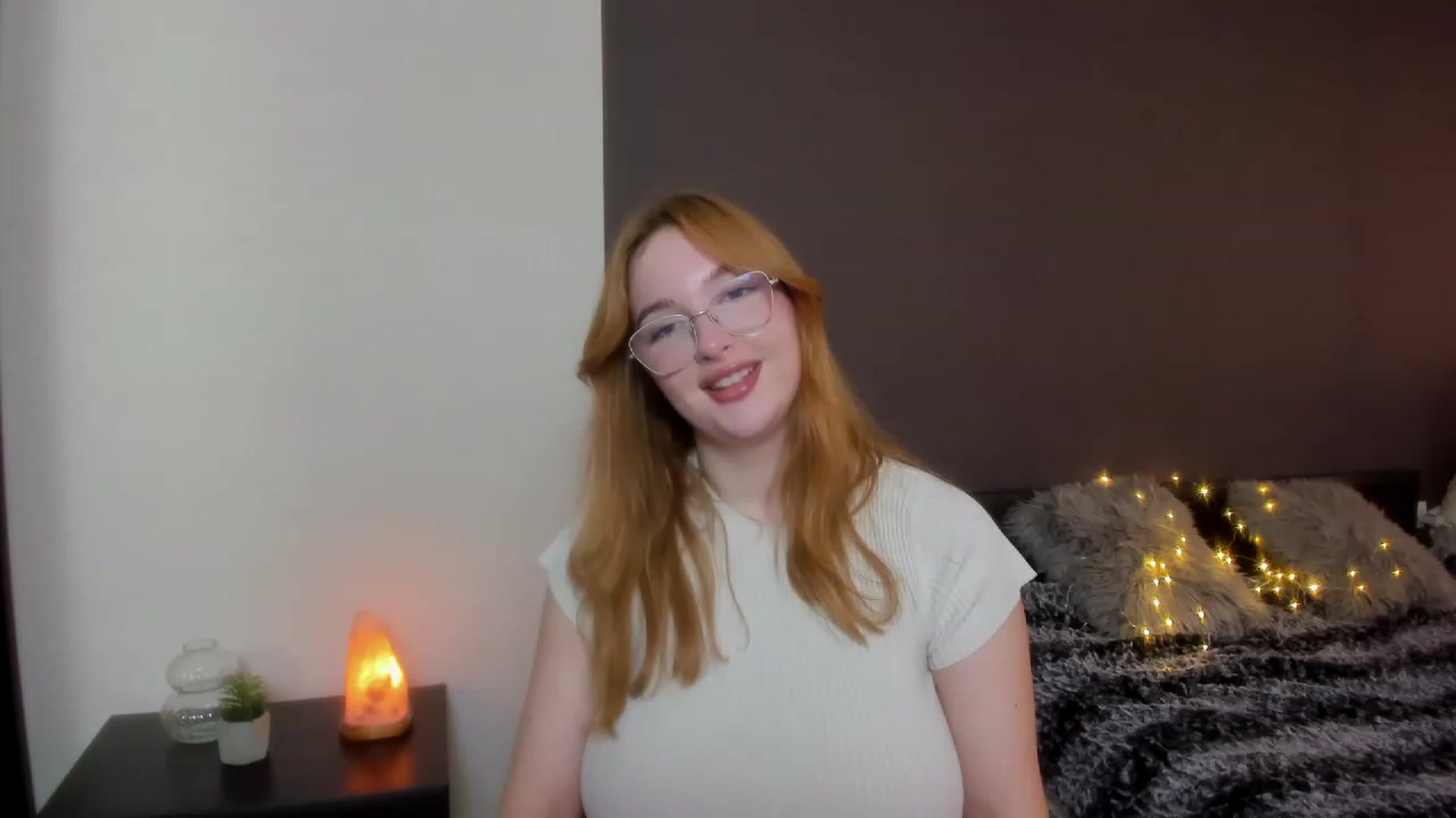 Gallery image thumbnail from AnaFoxy's myfreecams stream on, 11/05/2023, 12:54 image 16 of 20