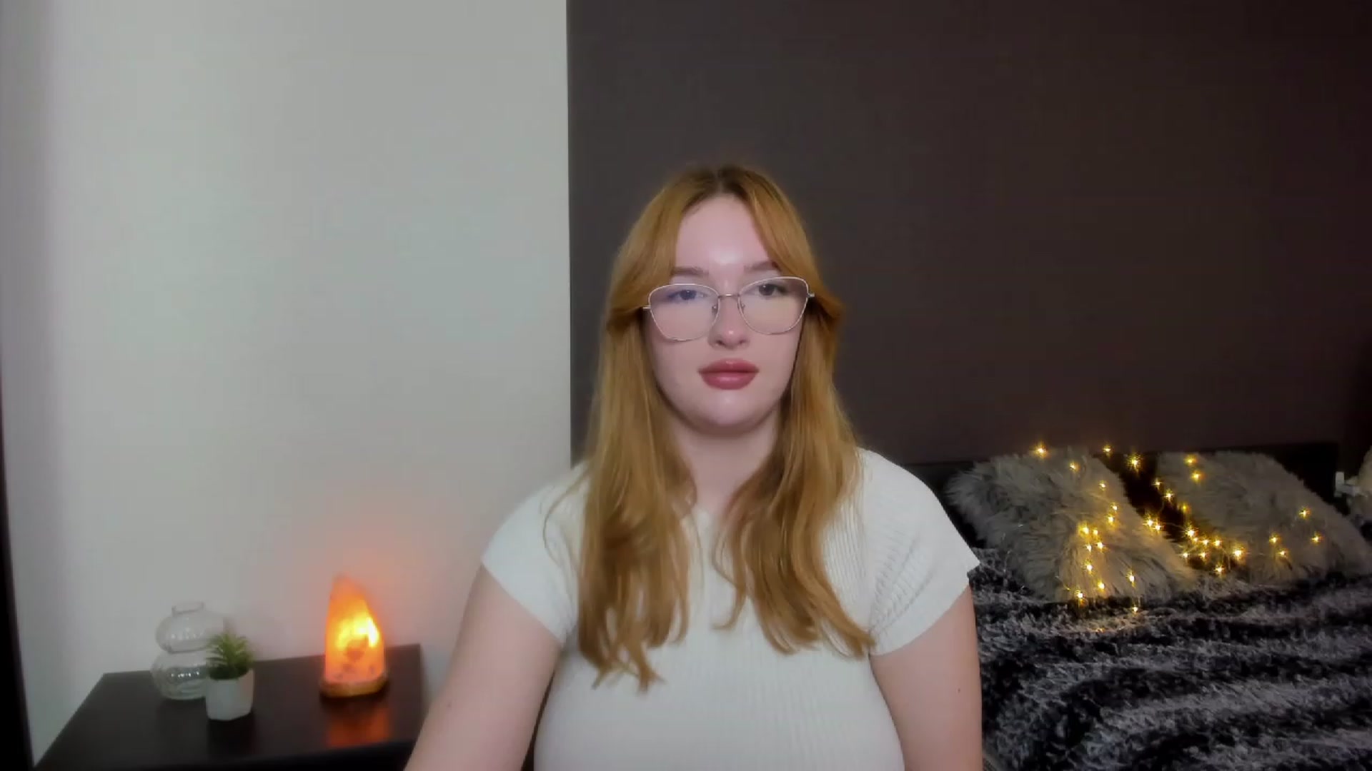 Gallery image thumbnail from AnaFoxy's myfreecams stream on, 11/05/2023, 12:54 image 4 of 20