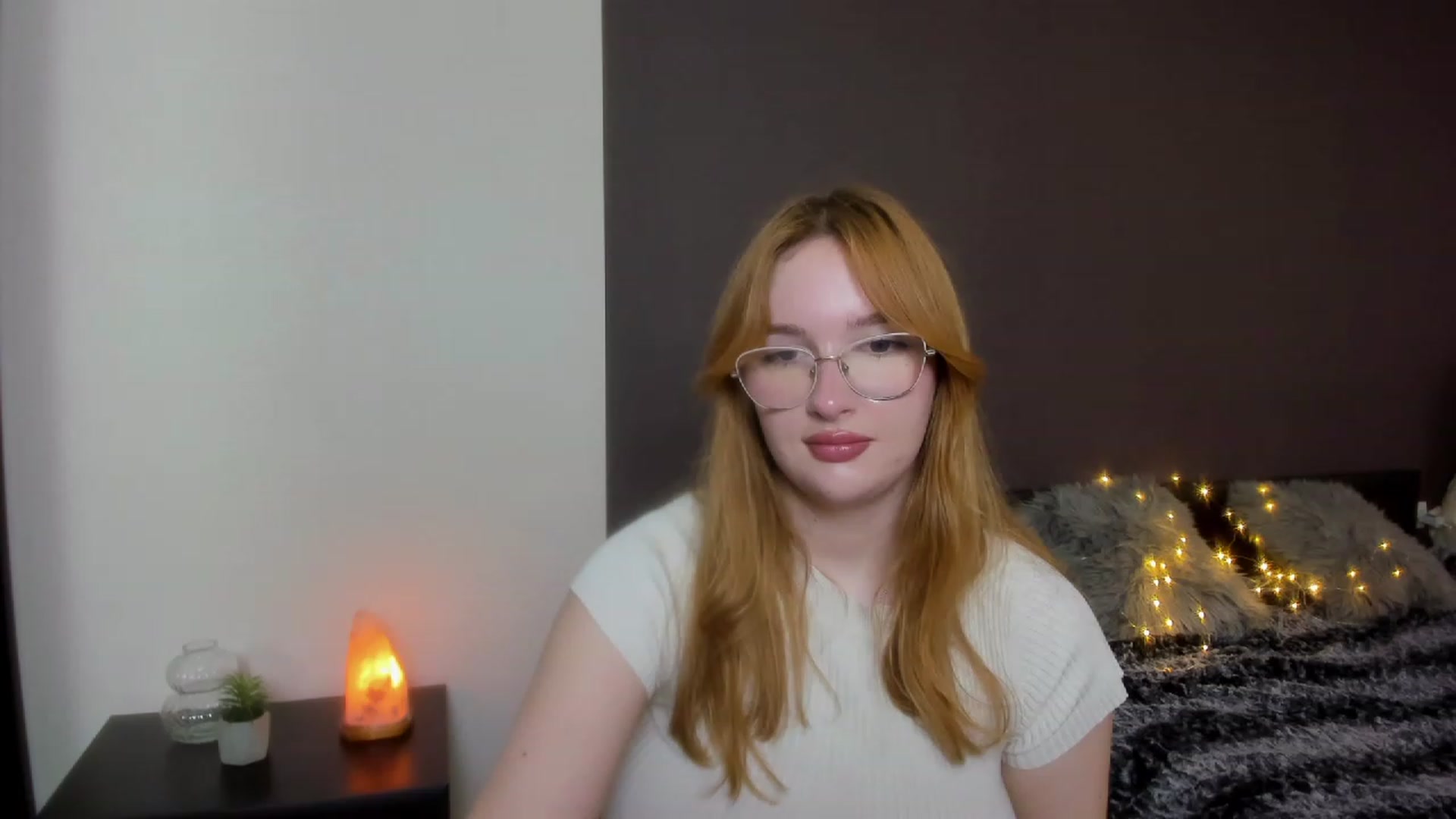 Gallery image thumbnail from AnaFoxy's myfreecams stream on, 11/05/2023, 12:54 image 13 of 20