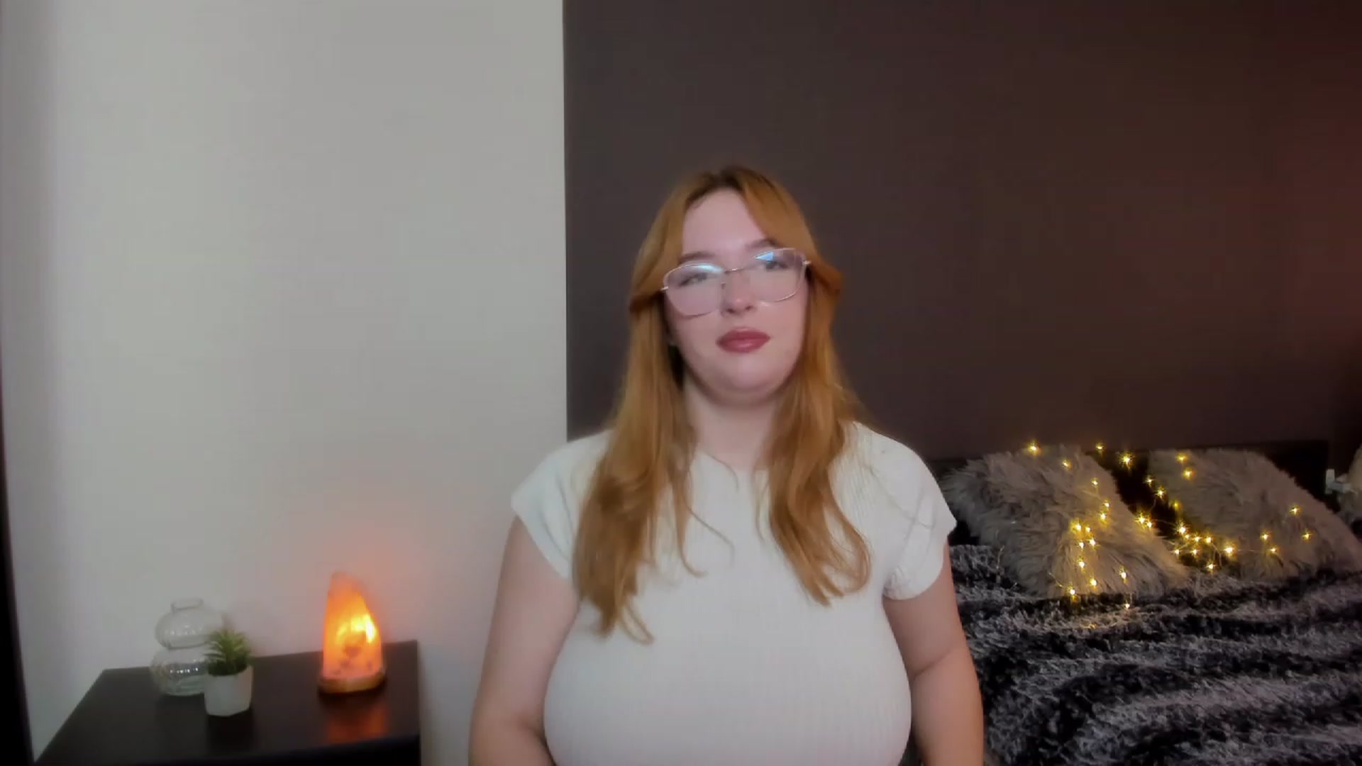 Gallery image thumbnail from AnaFoxy's myfreecams stream on, 11/05/2023, 12:54 image 9 of 20