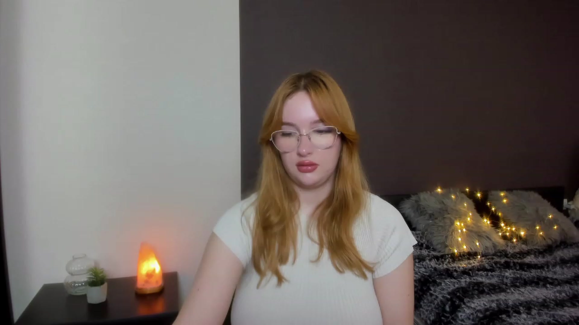 Gallery image thumbnail from AnaFoxy's myfreecams stream on, 11/05/2023, 12:54 image 2 of 20