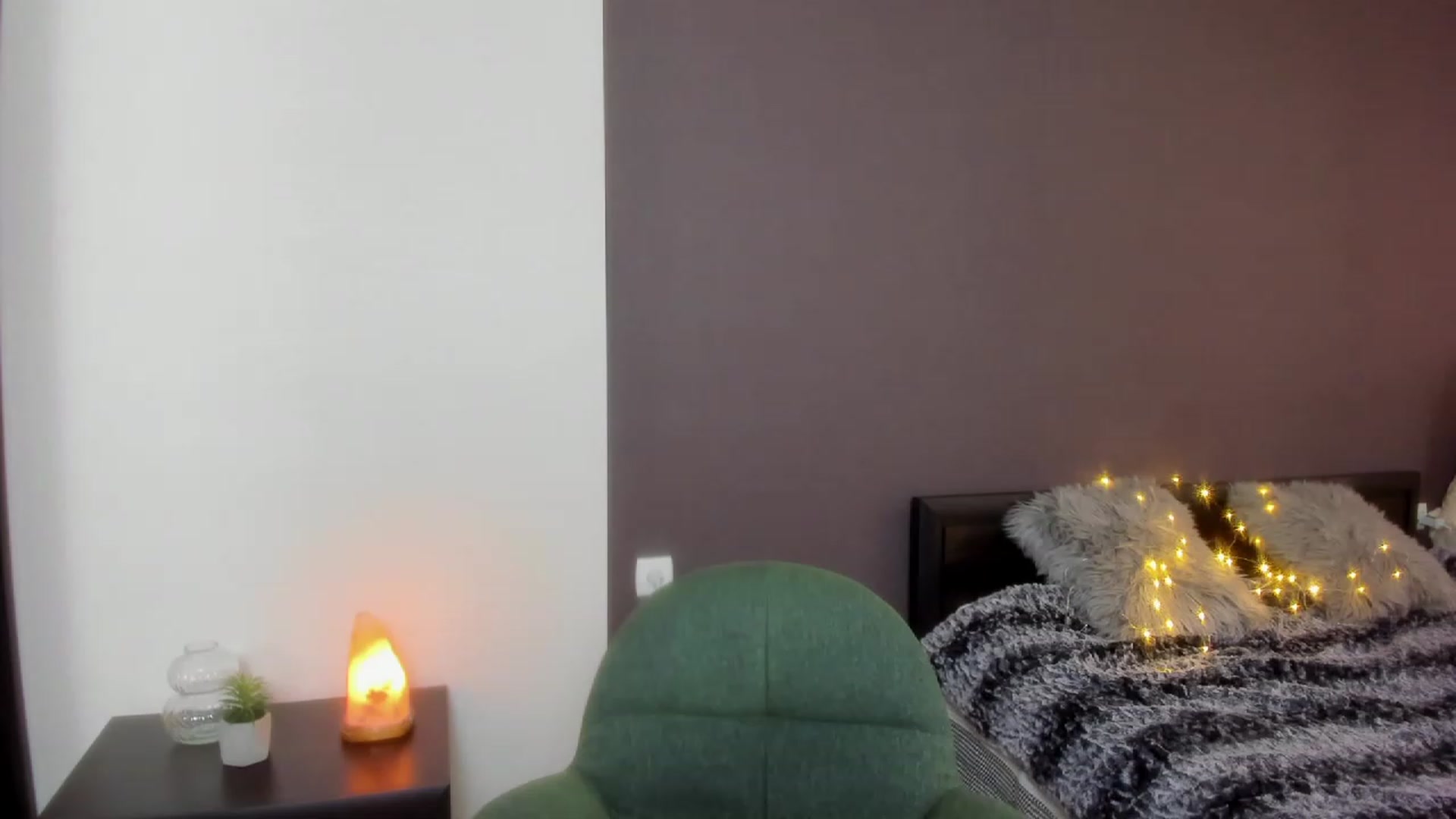 Gallery image thumbnail from AnaFoxy's myfreecams stream on, 11/05/2023, 12:54 image 19 of 20