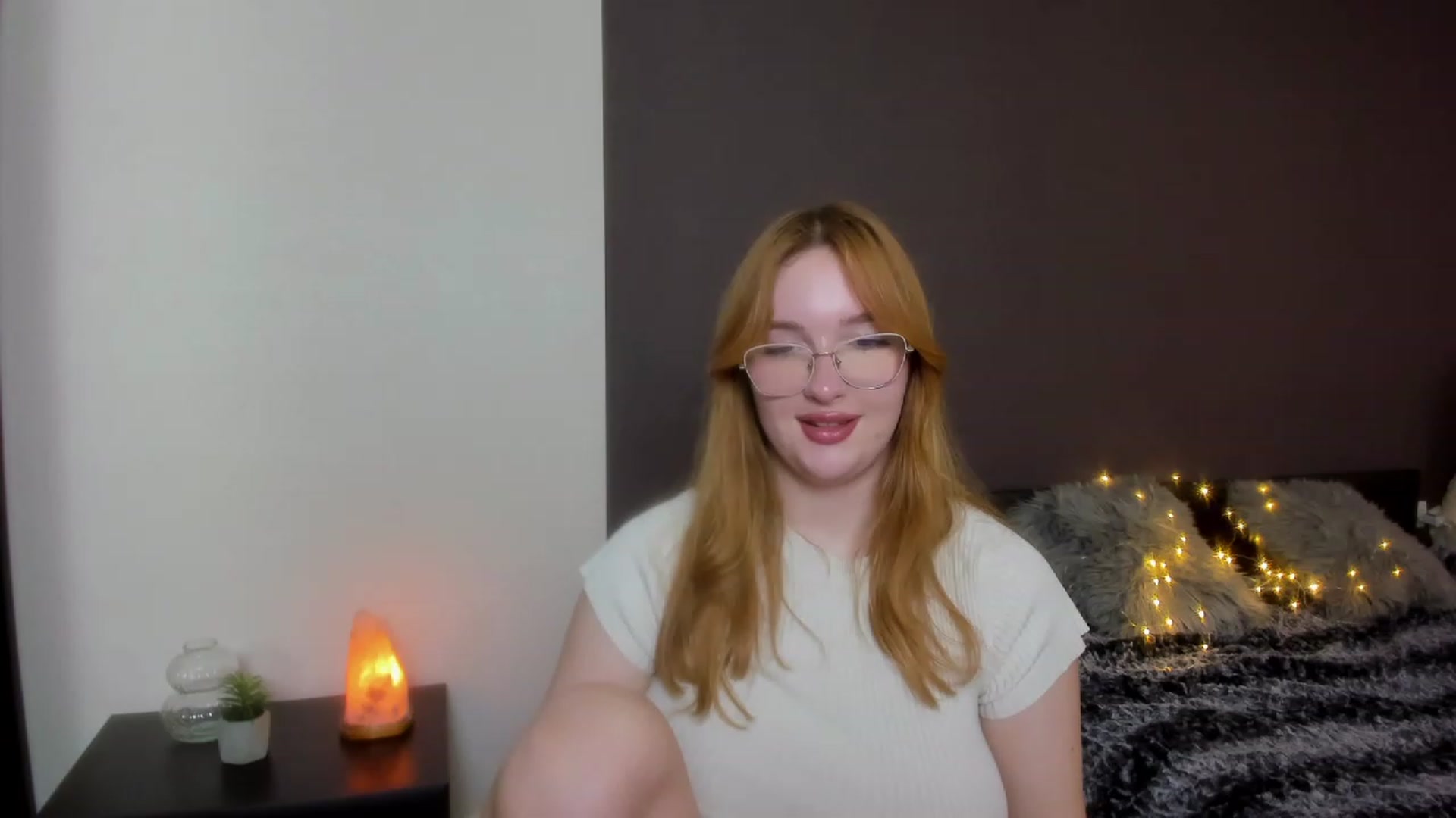 Gallery image thumbnail from AnaFoxy's myfreecams stream on, 11/05/2023, 12:54 image 10 of 20