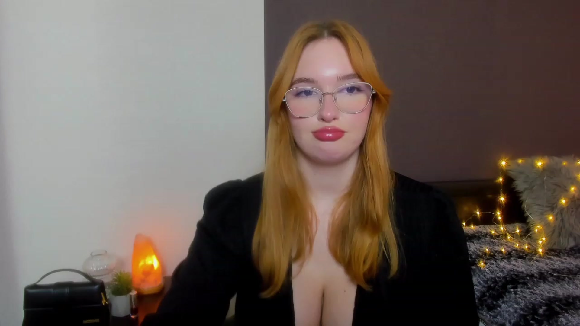 Gallery image thumbnail from AnaFoxy's myfreecams stream on, 11/06/2023, 09:18 image 14 of 20