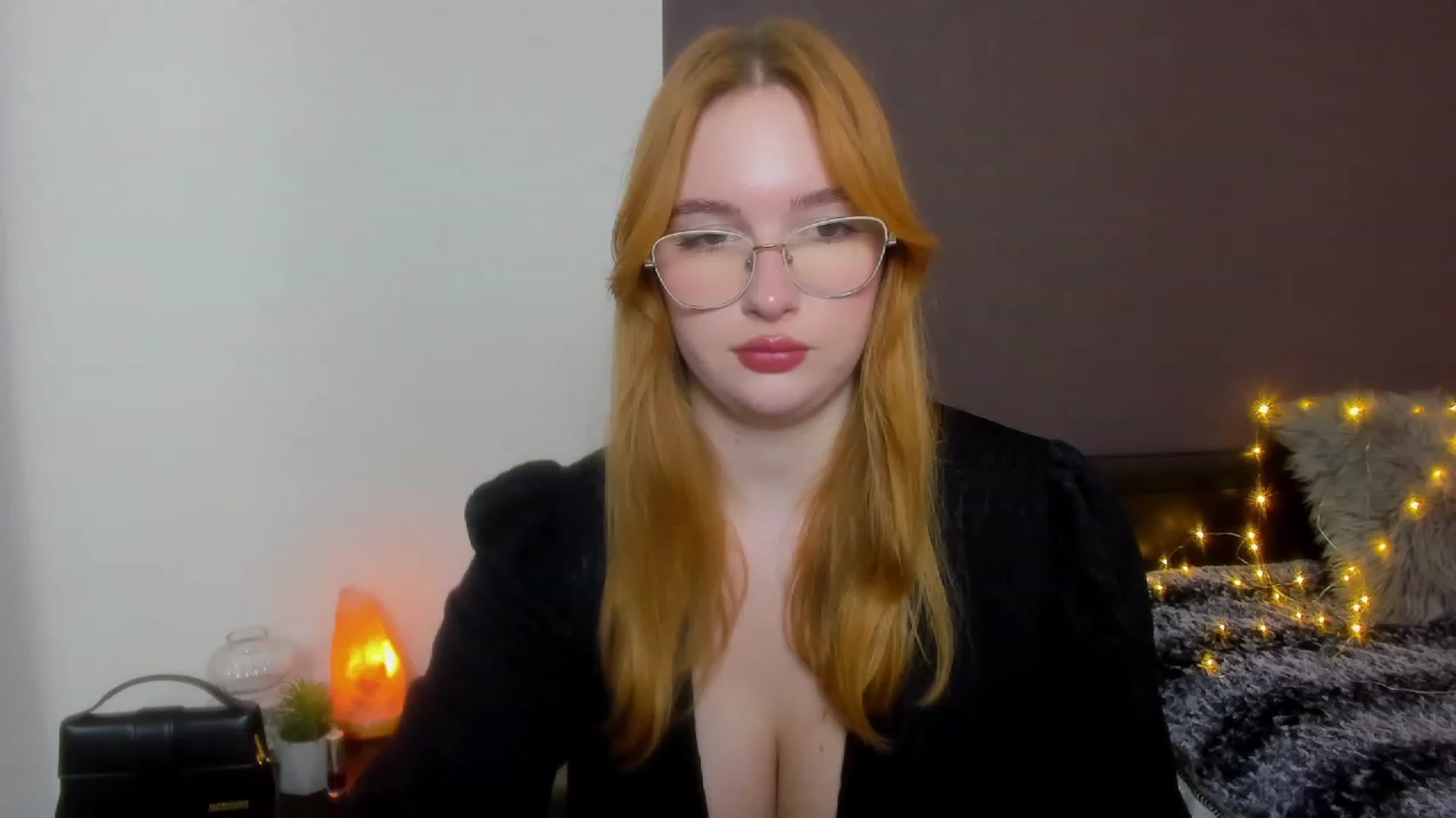 Gallery image thumbnail from AnaFoxy's myfreecams stream on, 11/06/2023, 09:18 image 9 of 20