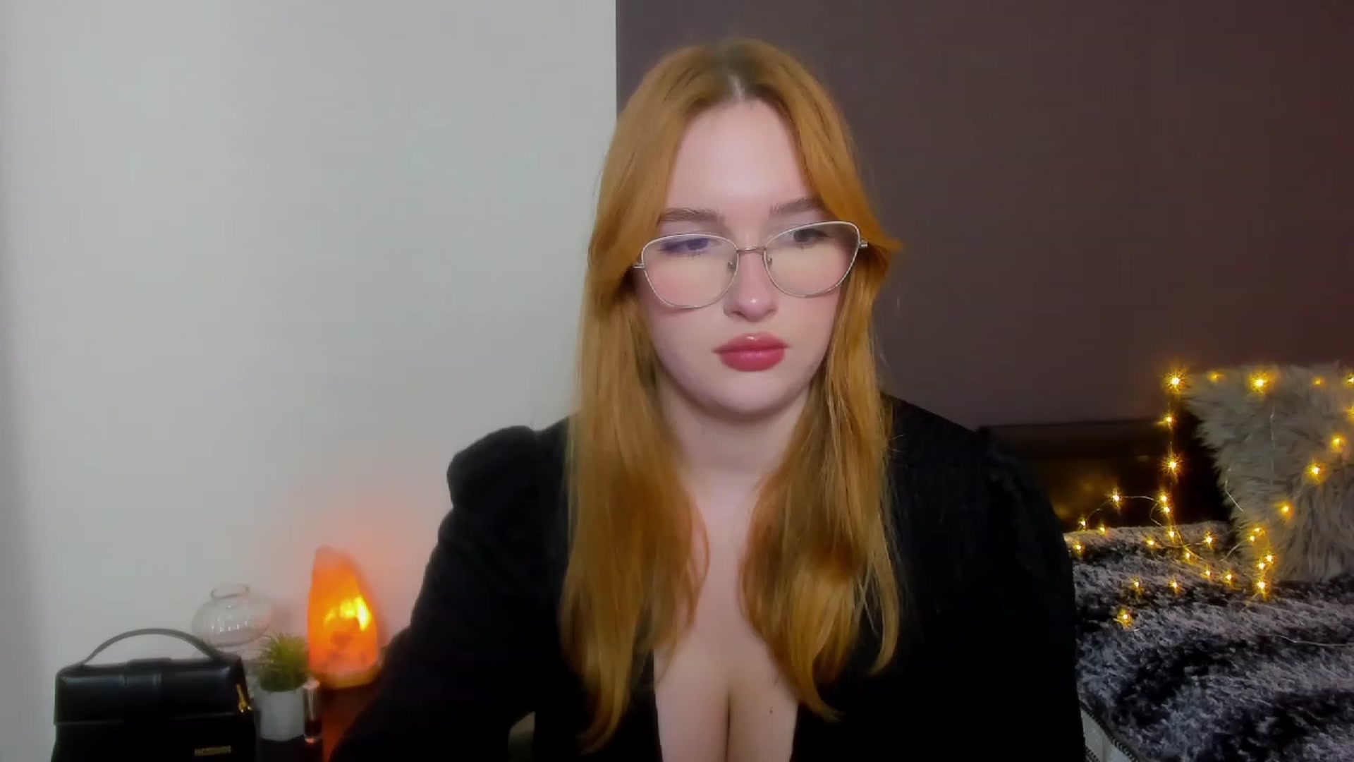 Gallery image thumbnail from AnaFoxy's myfreecams stream on, 11/06/2023, 09:18 image 10 of 20