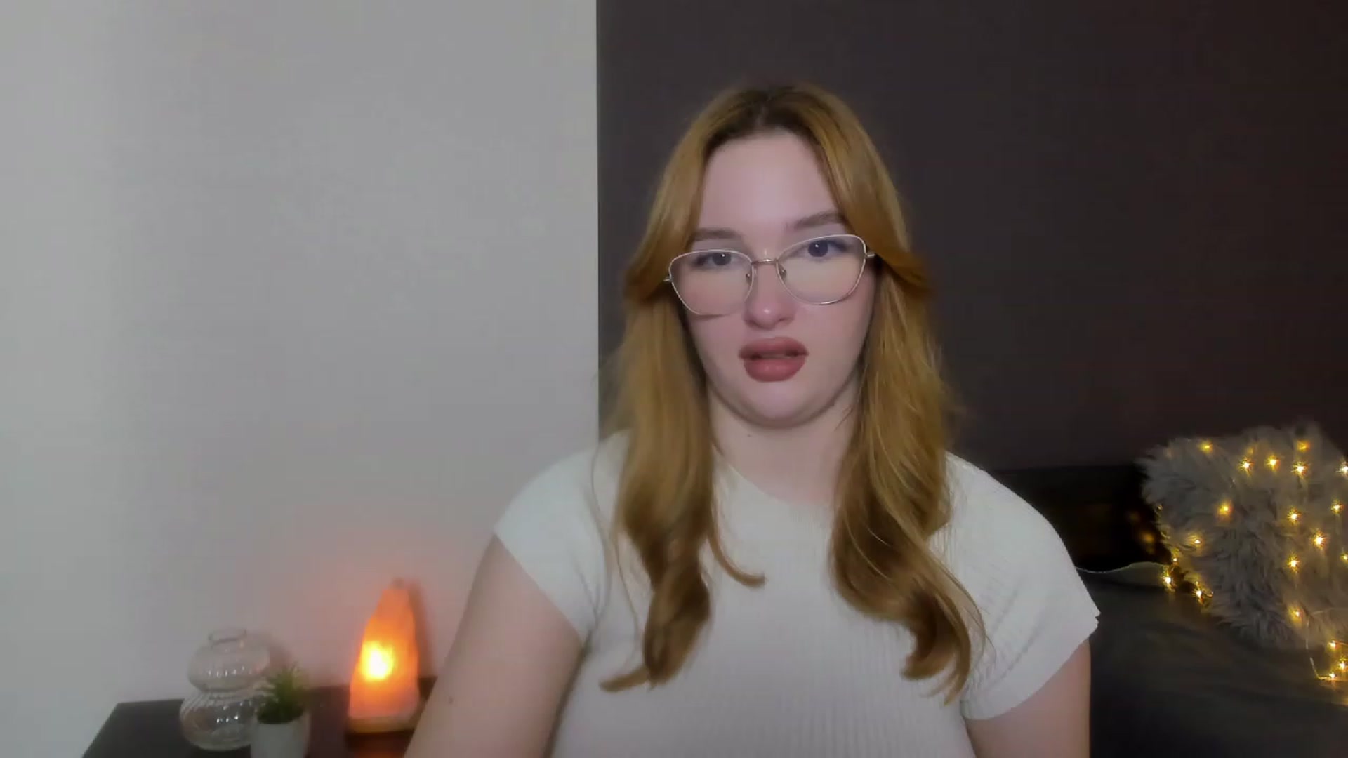 Gallery image thumbnail from AnaFoxy's myfreecams stream on, 11/13/2023, 10:48 image 16 of 20