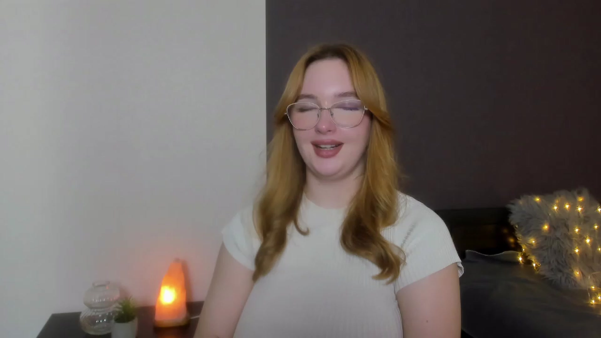 Gallery image thumbnail from AnaFoxy's myfreecams stream on, 11/13/2023, 10:48 image 17 of 20
