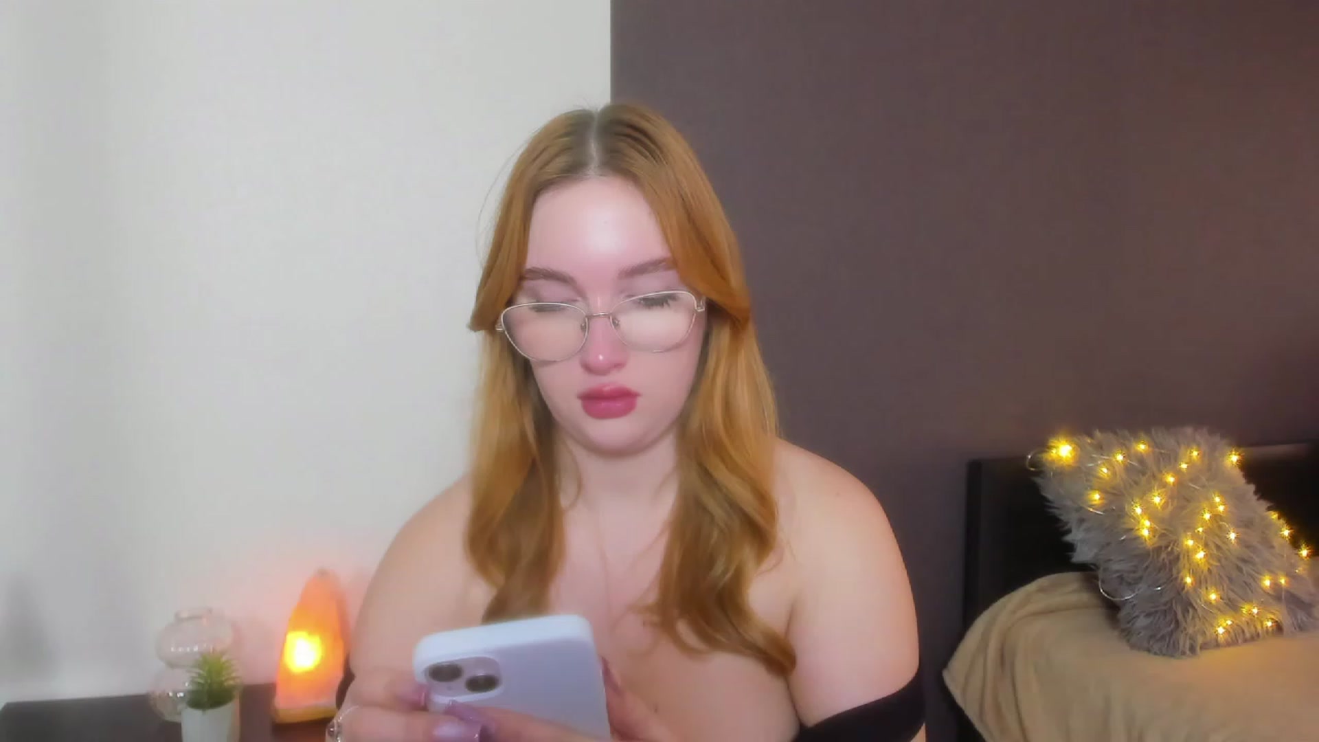 Gallery image thumbnail from AnaFoxy's myfreecams stream on, 11/15/2023, 10:09 image 4 of 20