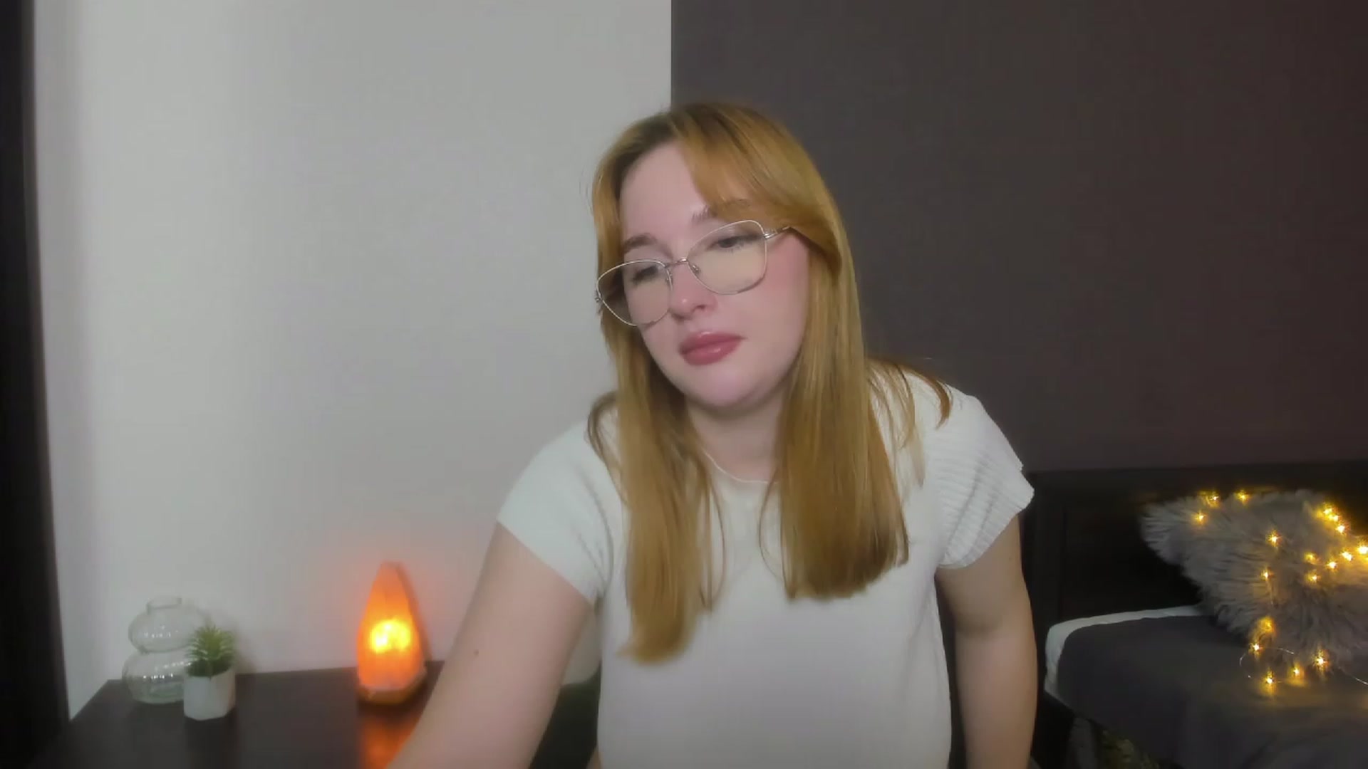 Gallery image thumbnail from AnaFoxy's myfreecams stream on, 11/16/2023, 12:02 image 10 of 20