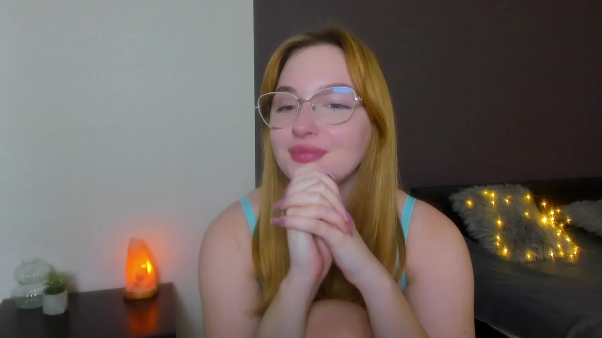 Gallery image thumbnail from AnaFoxy's myfreecams stream on, 11/19/2023, 10:53 image 17 of 20