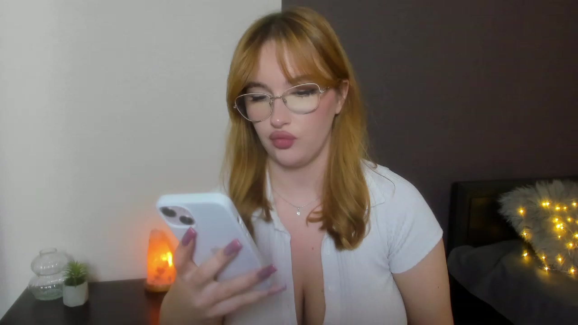 Gallery image thumbnail from AnaFoxy's myfreecams stream on, 11/24/2023, 10:57 image 15 of 20