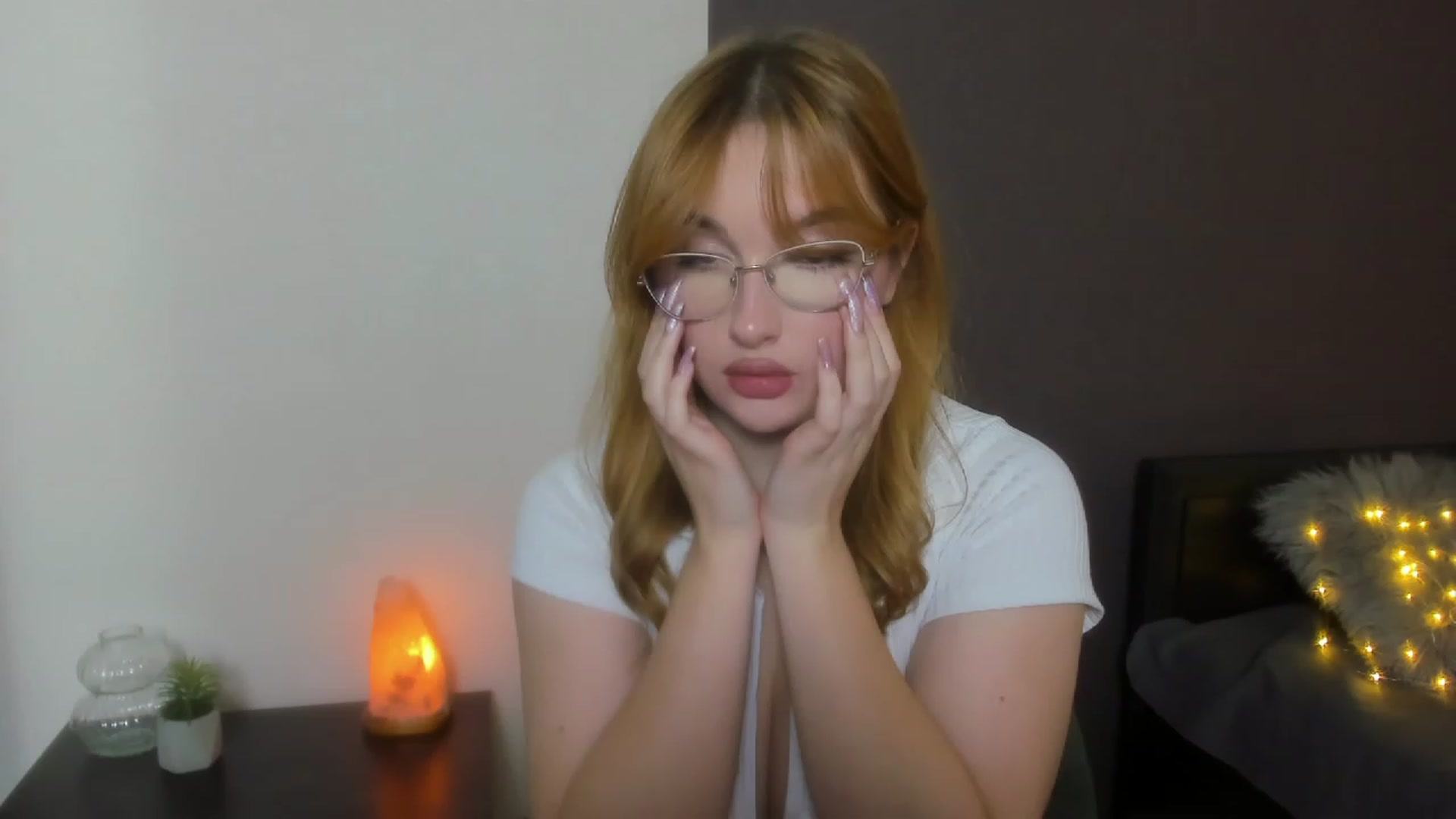 Gallery image thumbnail from AnaFoxy's myfreecams stream on, 11/24/2023, 10:57 image 8 of 20
