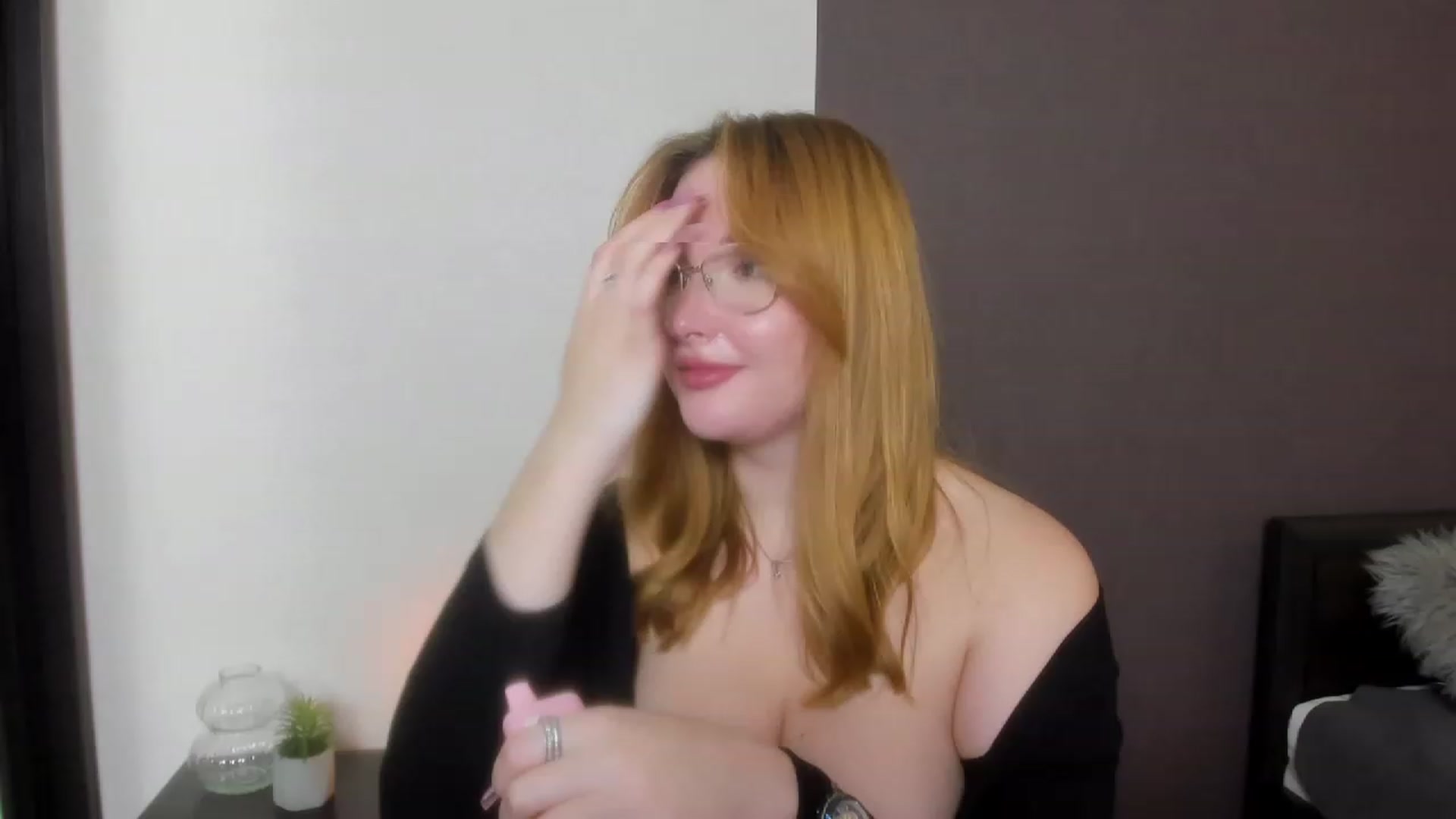 Gallery image thumbnail from AnaFoxy's myfreecams stream on, 11/25/2023, 12:06 image 15 of 20