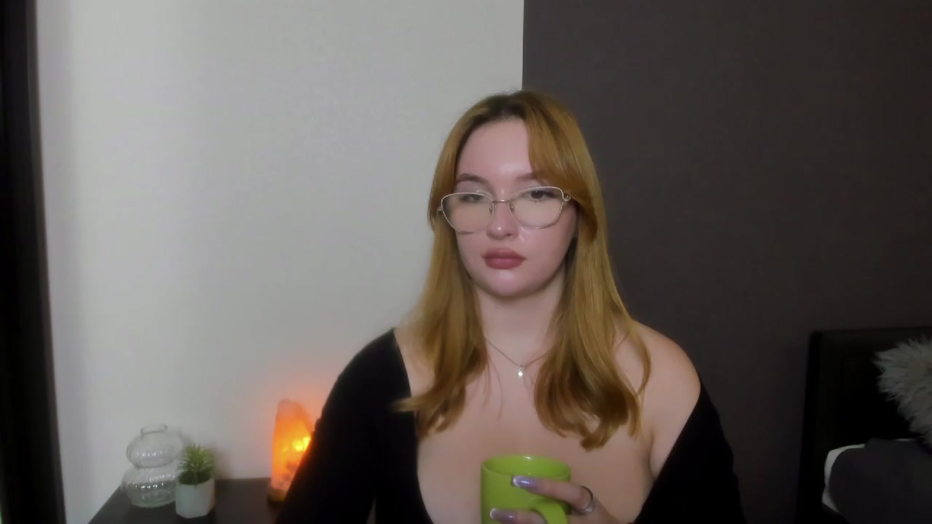 Gallery image thumbnail from AnaFoxy's myfreecams stream on, 11/25/2023, 12:06 image 20 of 20