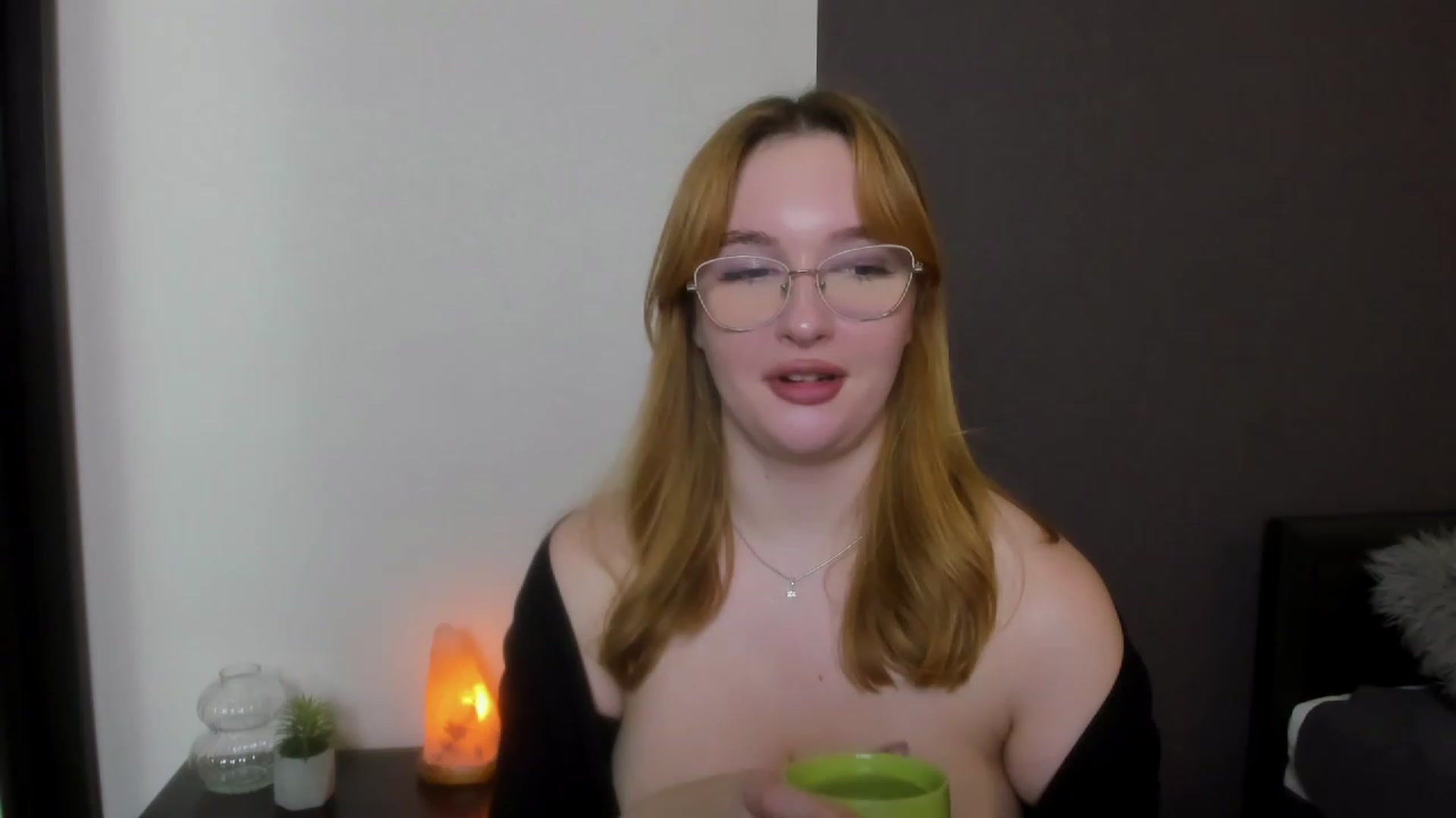 Gallery image thumbnail from AnaFoxy's myfreecams stream on, 11/25/2023, 12:06 image 2 of 20