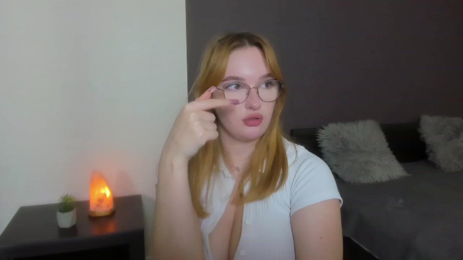 Gallery image thumbnail from AnaFoxy's myfreecams stream on, 11/29/2023, 11:32 image 16 of 20