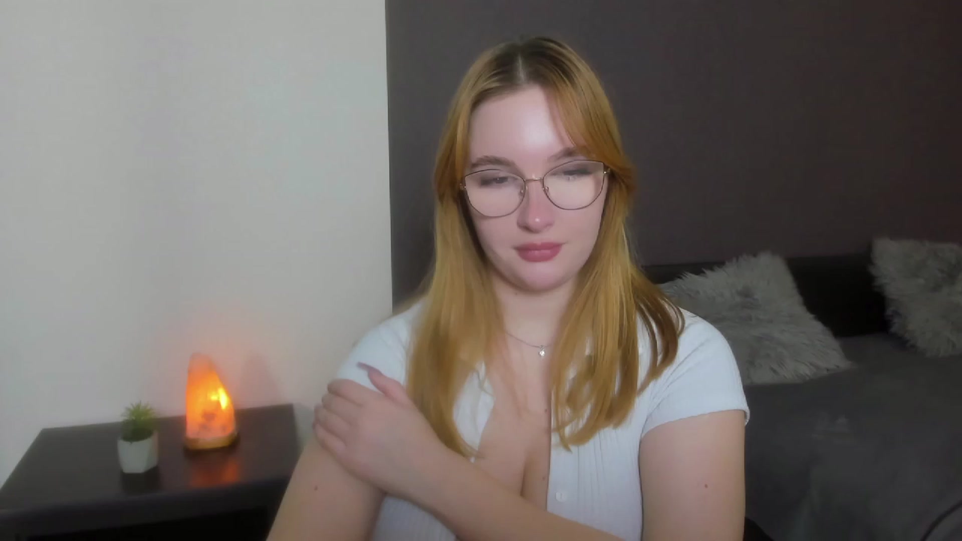 Gallery image thumbnail from AnaFoxy's myfreecams stream on, 11/29/2023, 13:58 image 13 of 20