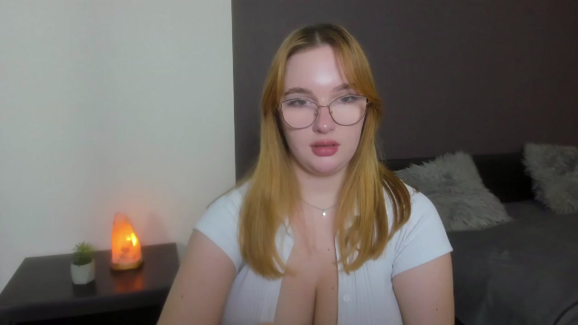 Gallery image thumbnail from AnaFoxy's myfreecams stream on, 11/29/2023, 13:58 image 9 of 20