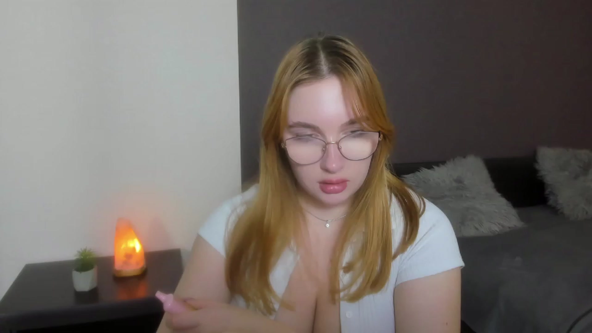 Gallery image thumbnail from AnaFoxy's myfreecams stream on, 11/29/2023, 13:58 image 18 of 20