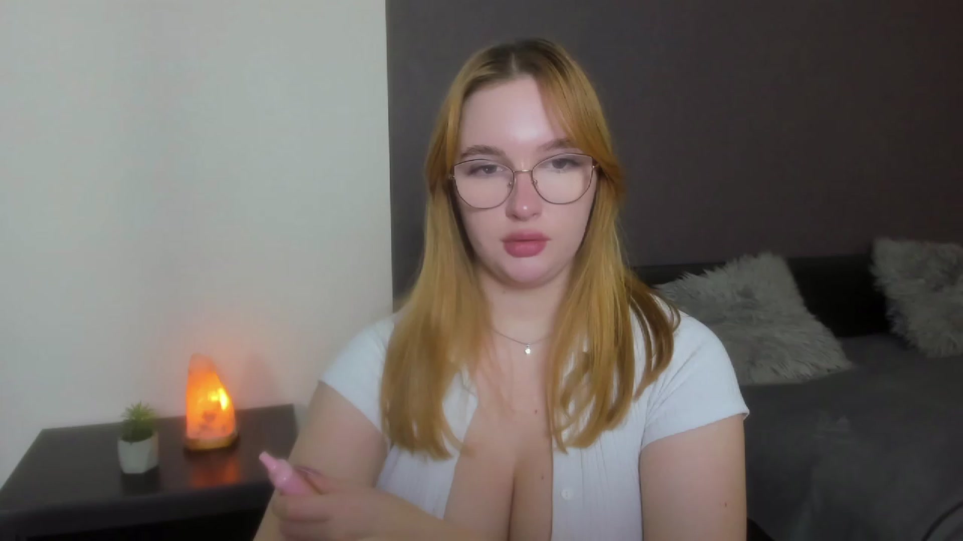 Gallery image thumbnail from AnaFoxy's myfreecams stream on, 11/29/2023, 13:58 image 17 of 20