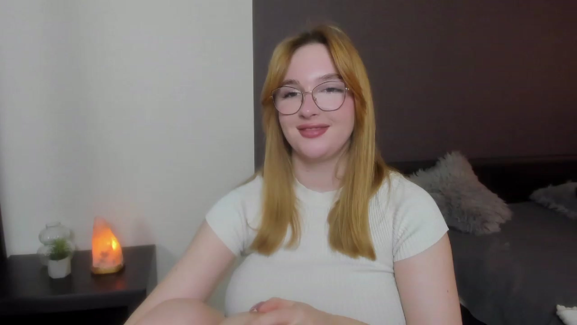 Gallery image thumbnail from AnaFoxy's myfreecams stream on, 11/30/2023, 10:52 image 6 of 20