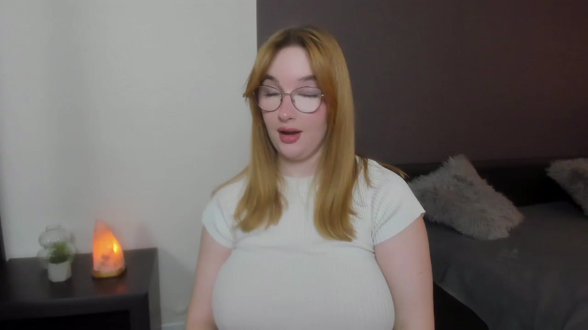 Gallery image thumbnail from AnaFoxy's myfreecams stream on, 11/30/2023, 11:53 image 10 of 20
