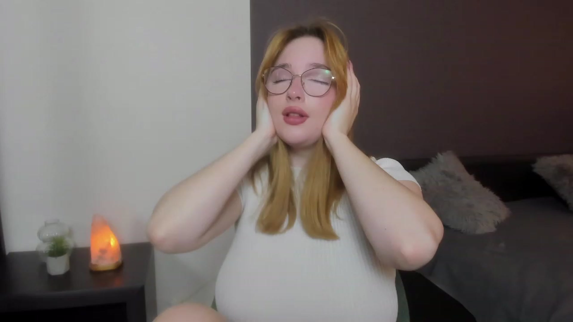 Gallery image thumbnail from AnaFoxy's myfreecams stream on, 11/30/2023, 11:53 image 13 of 20