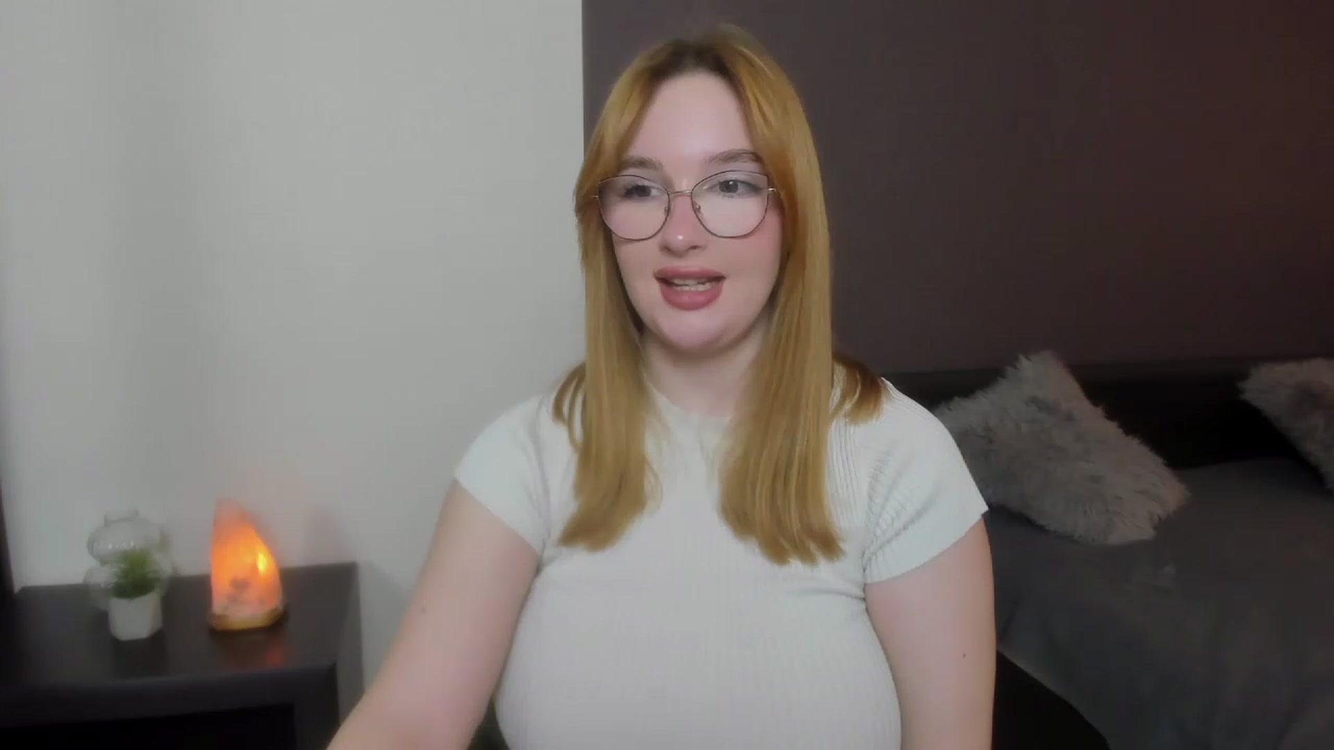 Gallery image thumbnail from AnaFoxy's myfreecams stream on, 11/30/2023, 11:53 image 6 of 20