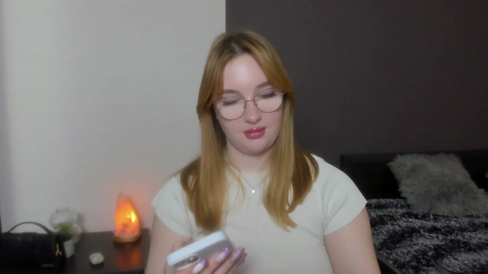 Gallery image thumbnail from AnaFoxy's myfreecams stream on, 12/01/2023, 11:40 image 14 of 20