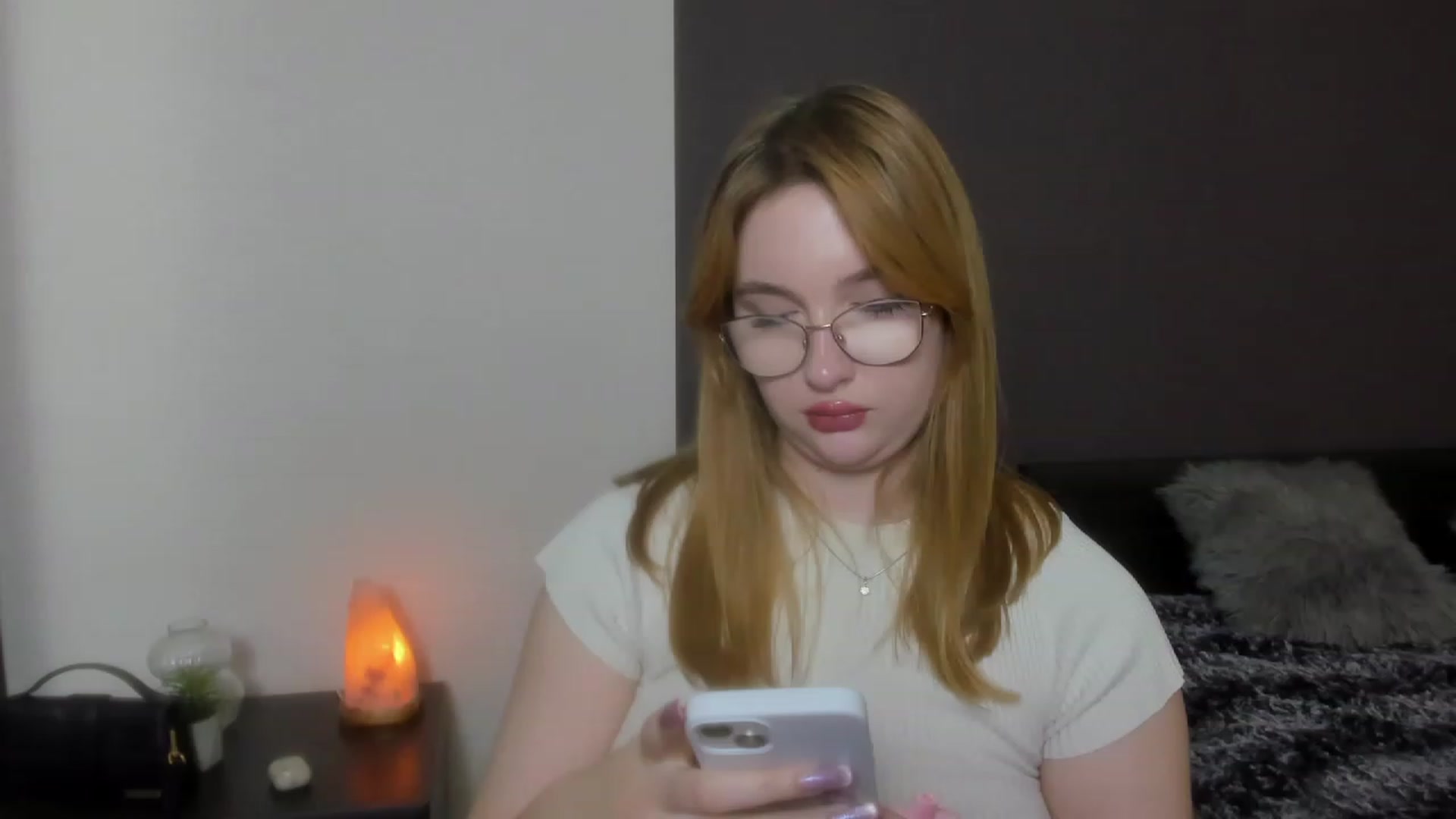 Gallery image thumbnail from AnaFoxy's myfreecams stream on, 12/01/2023, 11:40 image 1 of 20