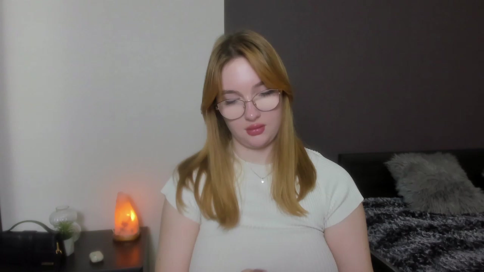 Gallery image thumbnail from AnaFoxy's myfreecams stream on, 12/01/2023, 11:40 image 12 of 20