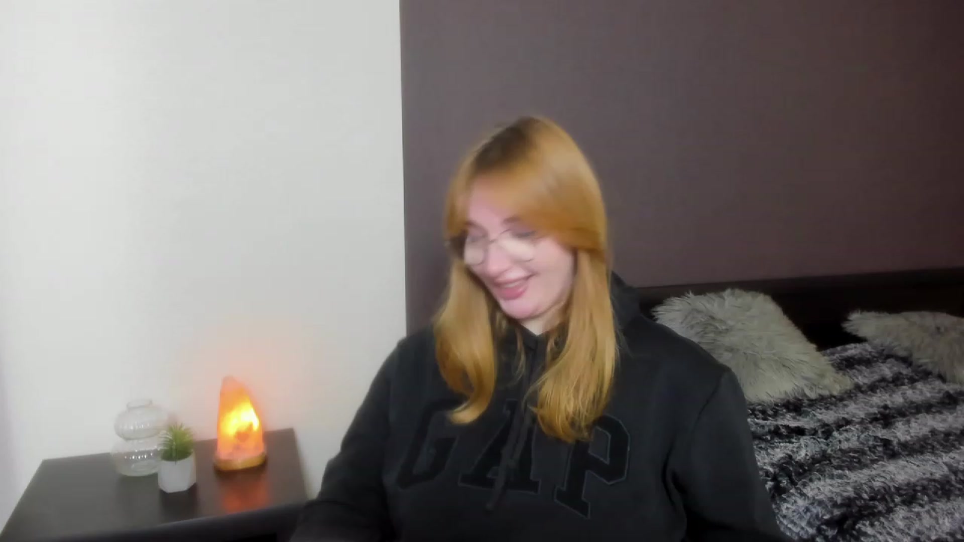 Gallery image thumbnail from AnaFoxy's myfreecams stream on, 12/03/2023, 11:43 image 1 of 20