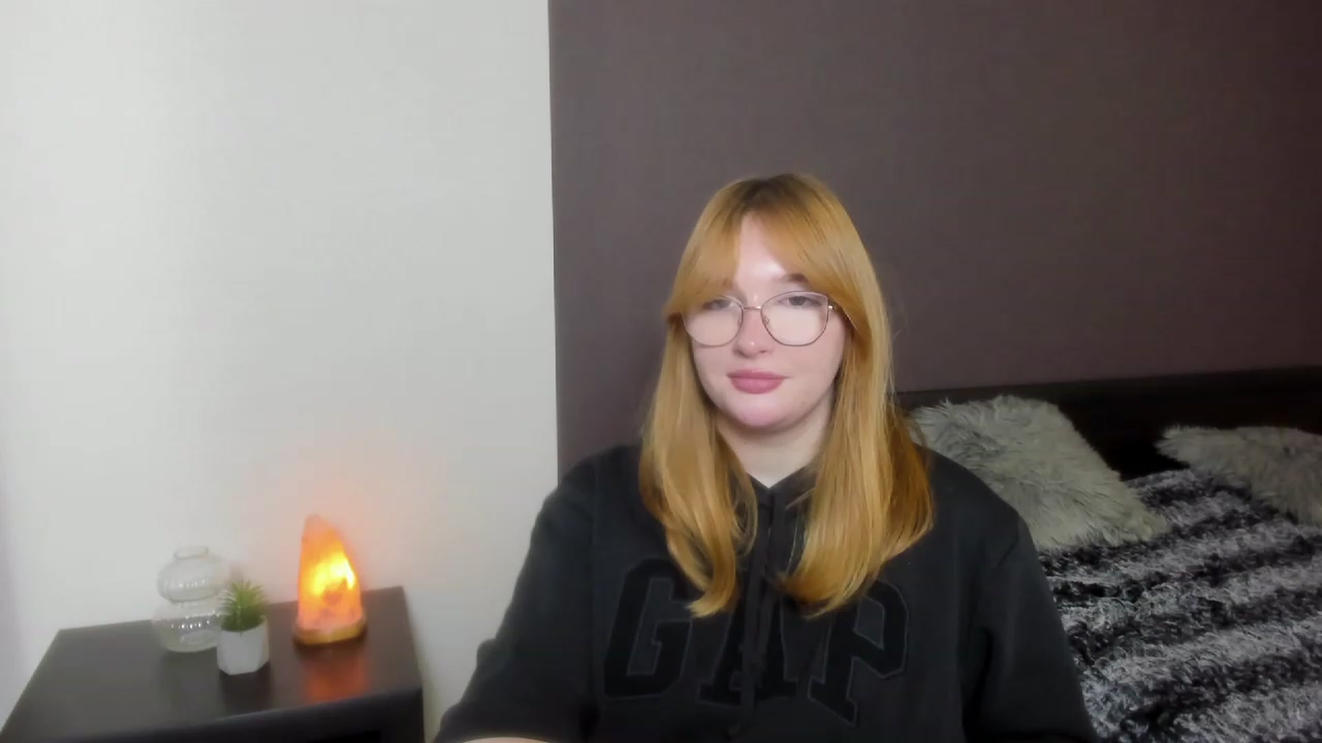 Gallery image thumbnail from AnaFoxy's myfreecams stream on, 12/03/2023, 11:43 image 10 of 20