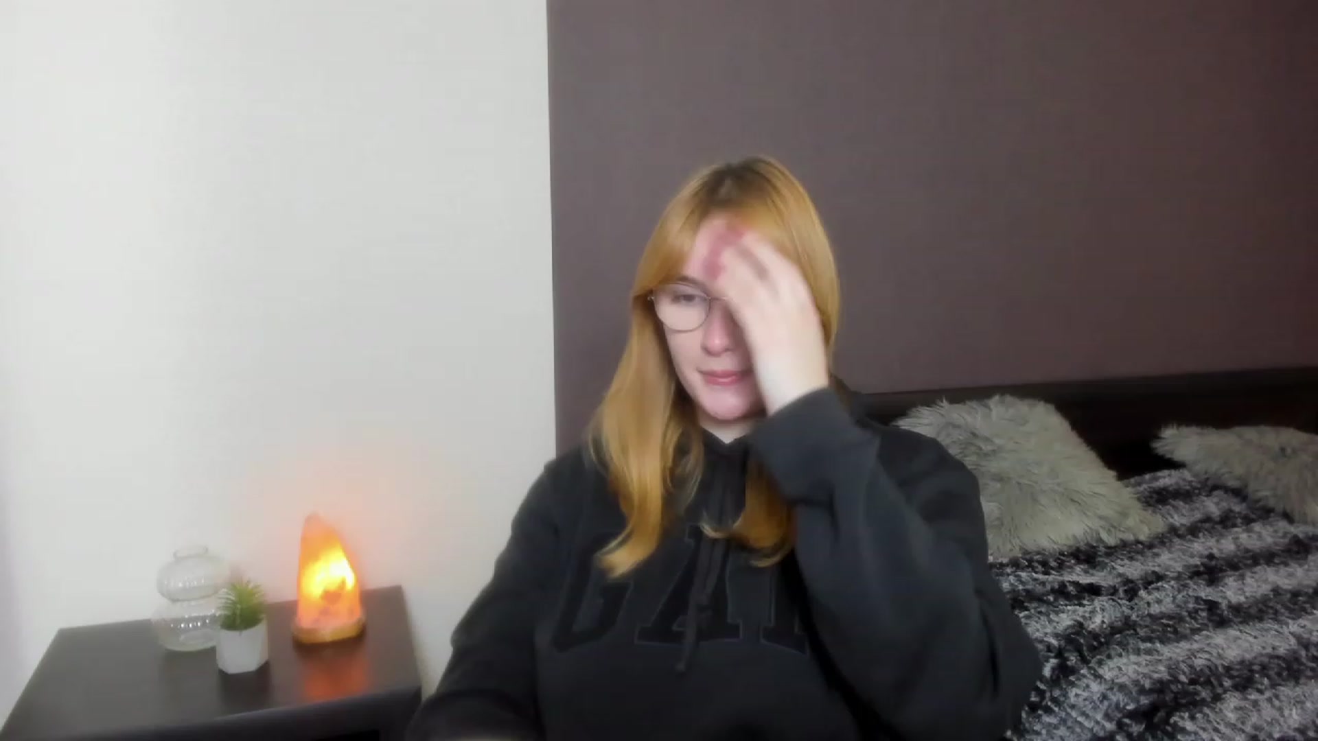 Gallery image thumbnail from AnaFoxy's myfreecams stream on, 12/03/2023, 11:43 image 2 of 20