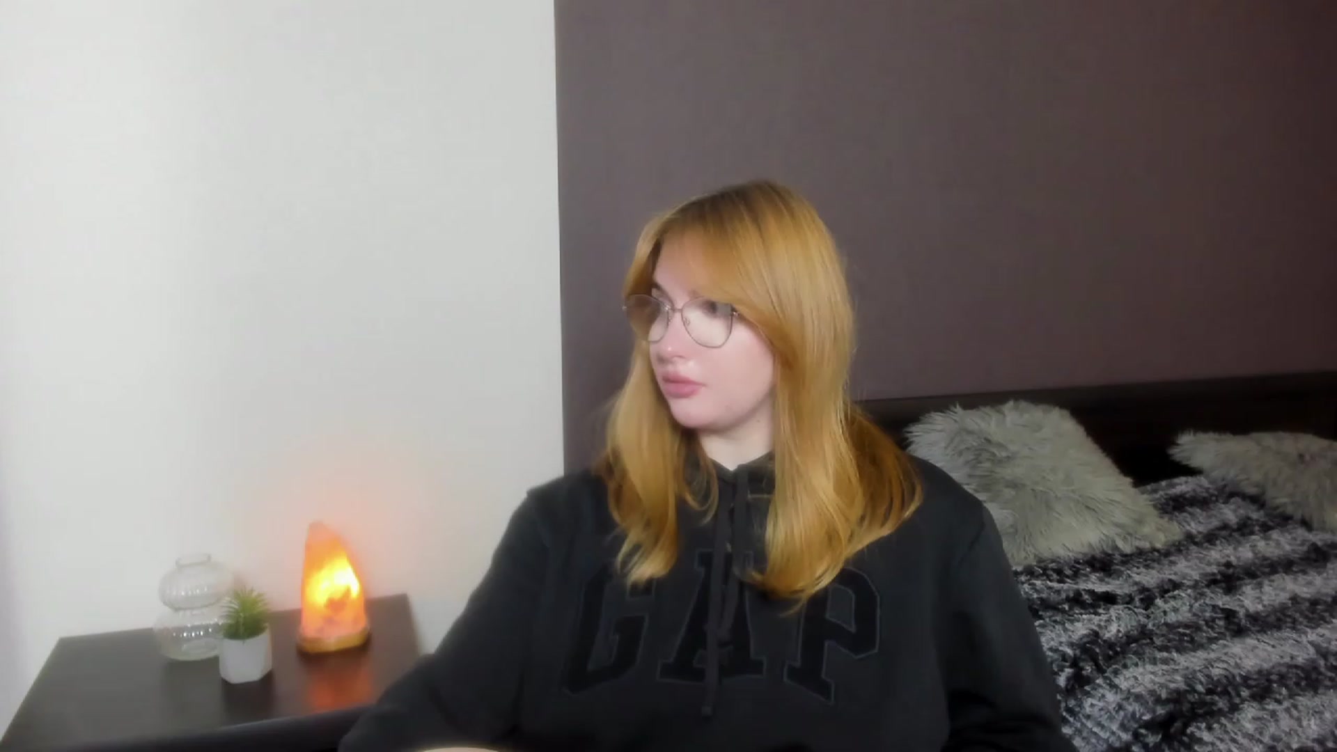 Gallery image thumbnail from AnaFoxy's myfreecams stream on, 12/03/2023, 11:43 image 17 of 20