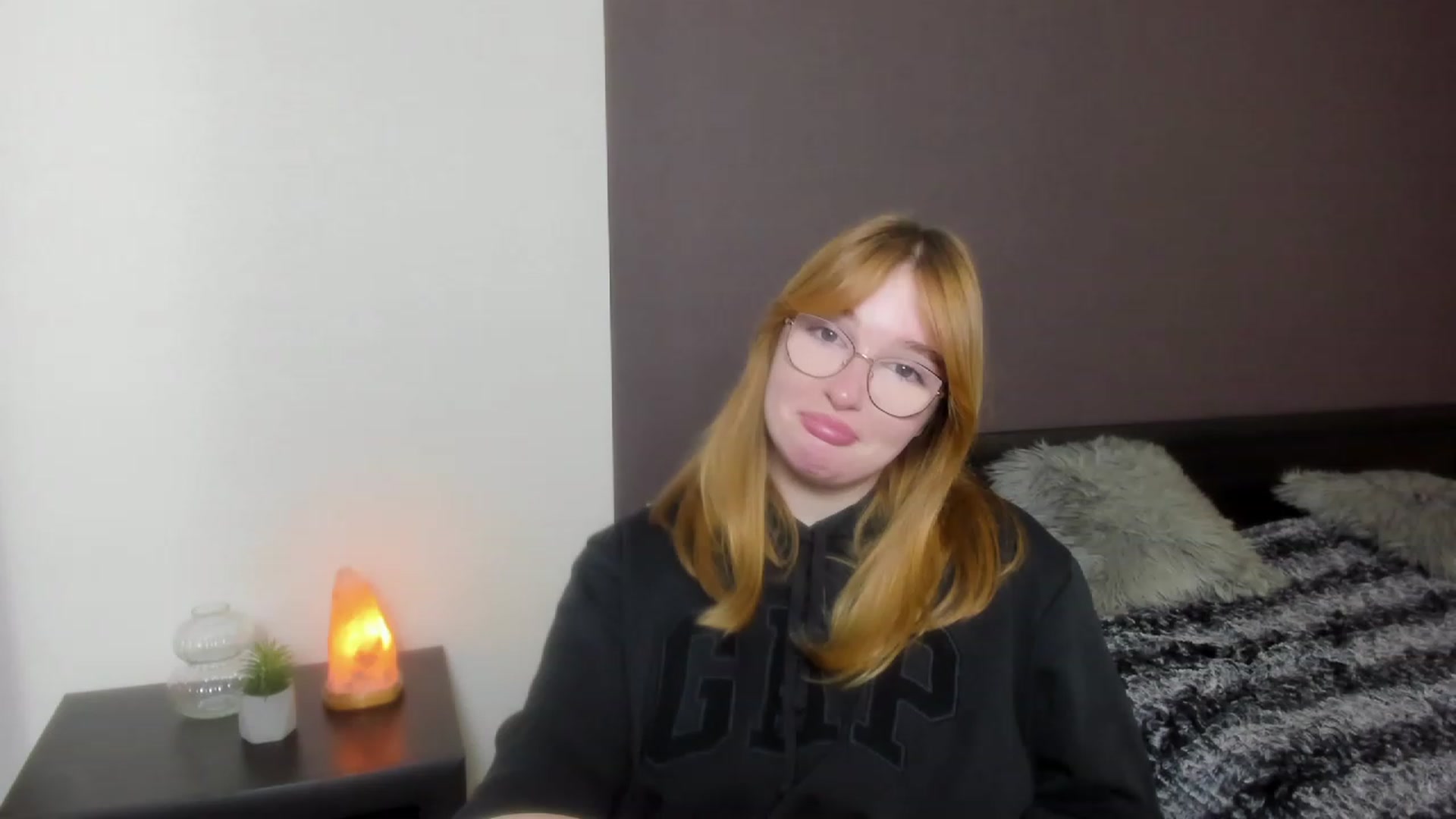 Gallery image thumbnail from AnaFoxy's myfreecams stream on, 12/03/2023, 11:43 image 18 of 20