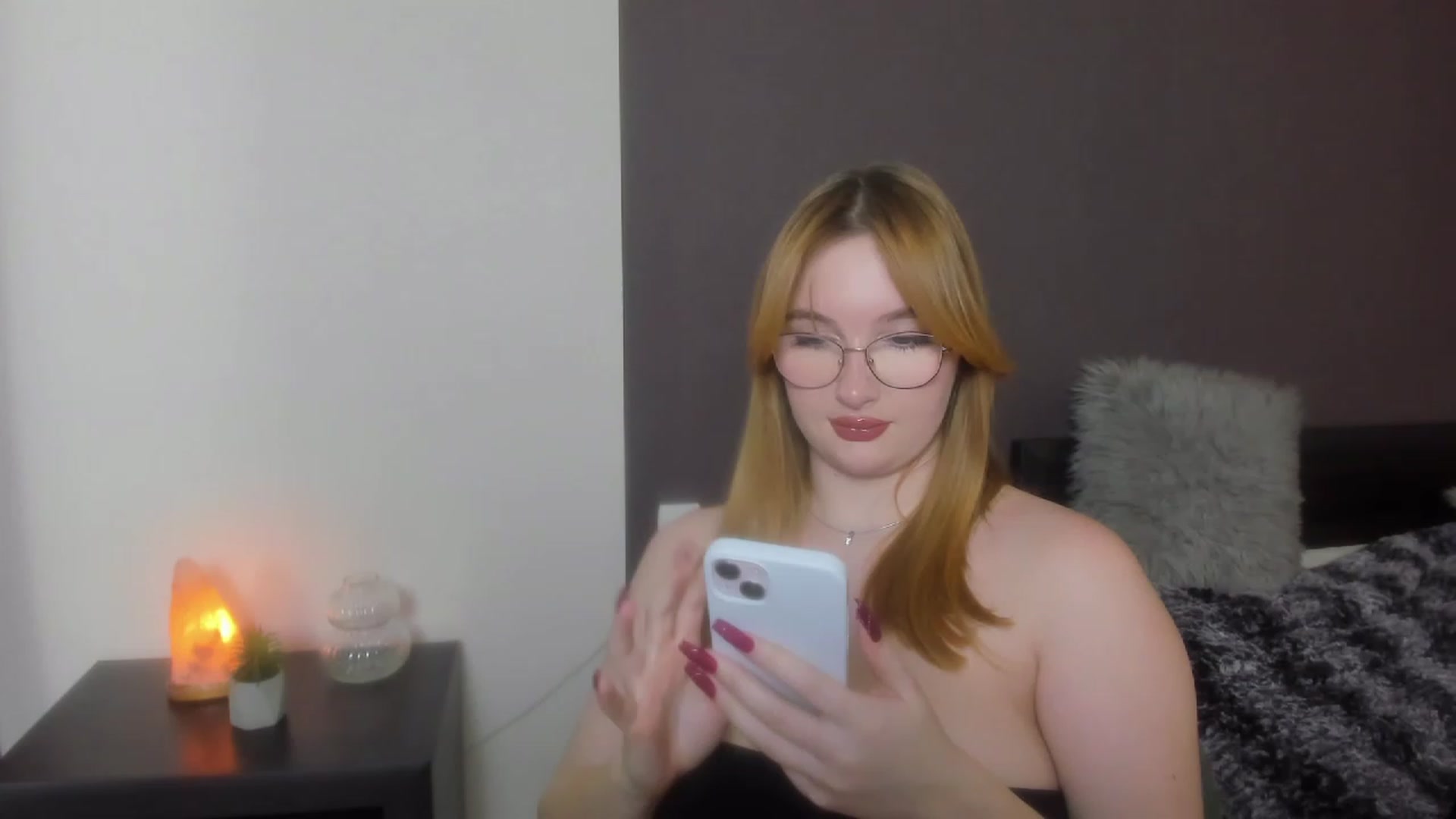 Gallery image thumbnail from AnaFoxy's myfreecams stream on, 12/09/2023, 11:40 image 14 of 20
