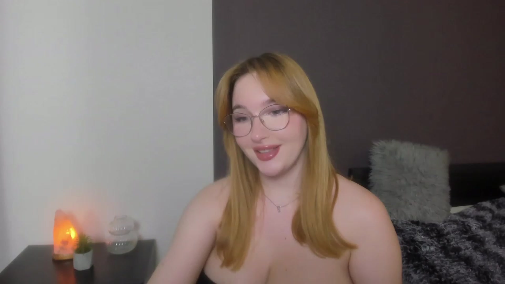 Gallery image thumbnail from AnaFoxy's myfreecams stream on, 12/09/2023, 12:52 image 11 of 20