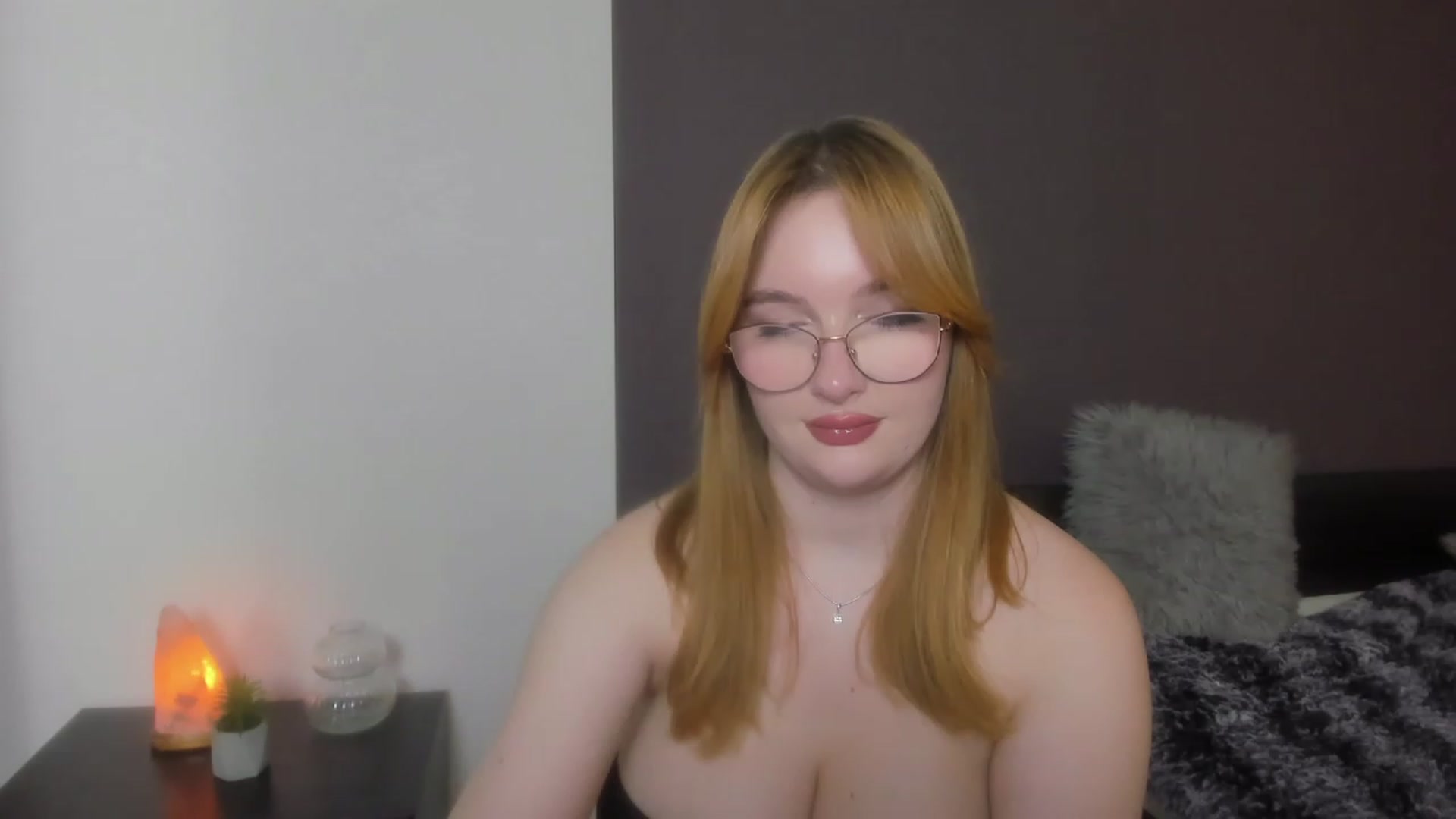 Gallery image thumbnail from AnaFoxy's myfreecams stream on, 12/09/2023, 12:52 image 3 of 20