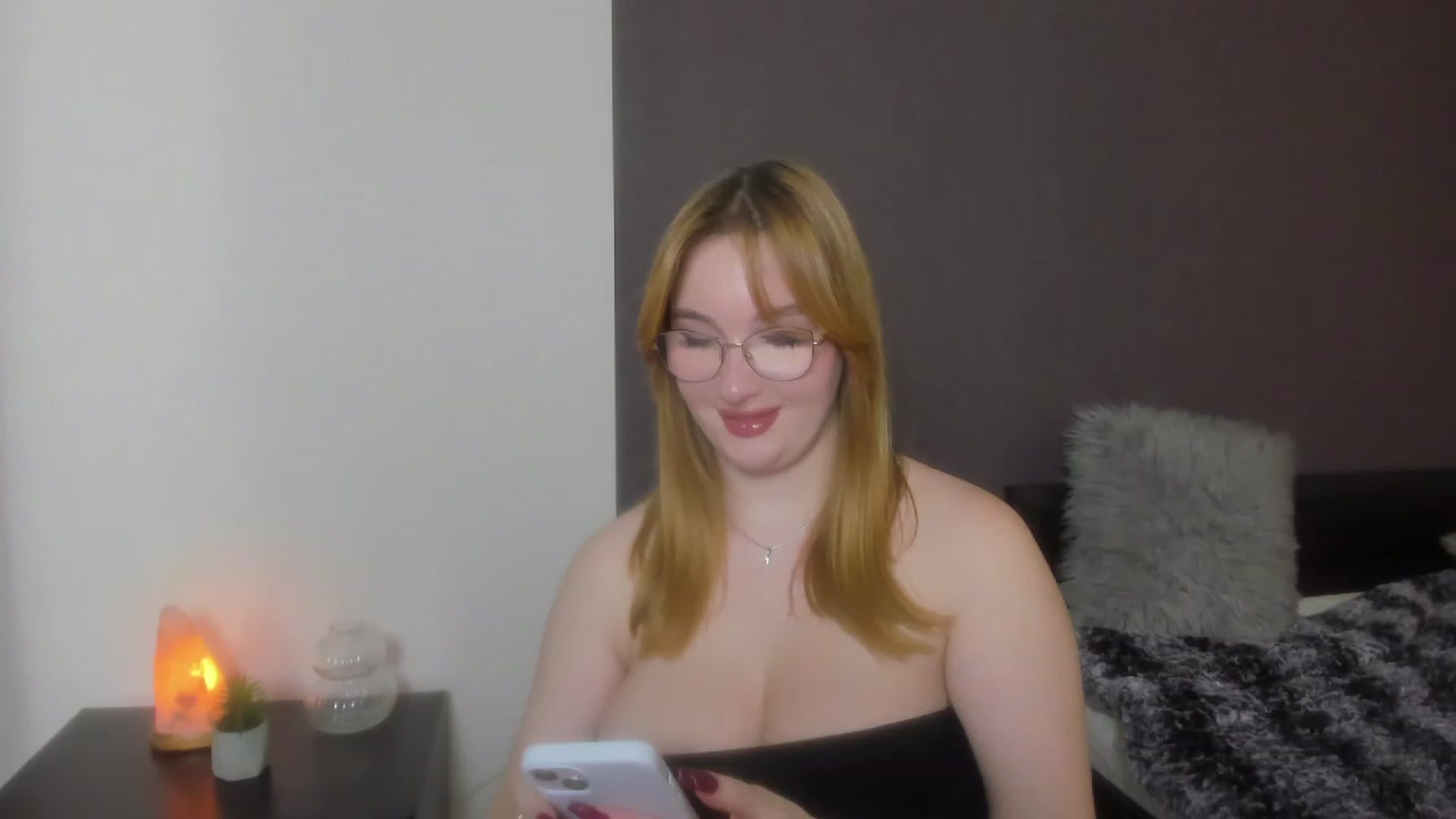 Gallery image thumbnail from AnaFoxy's myfreecams stream on, 12/09/2023, 12:52 image 5 of 20
