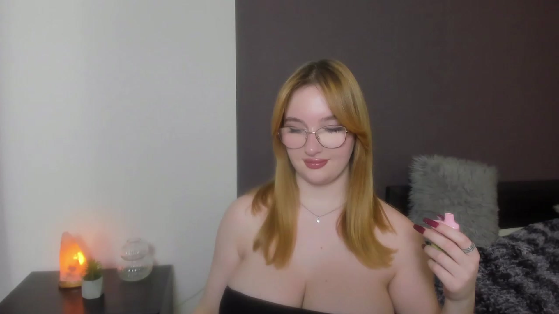 Gallery image thumbnail from AnaFoxy's myfreecams stream on, 12/09/2023, 12:52 image 19 of 20